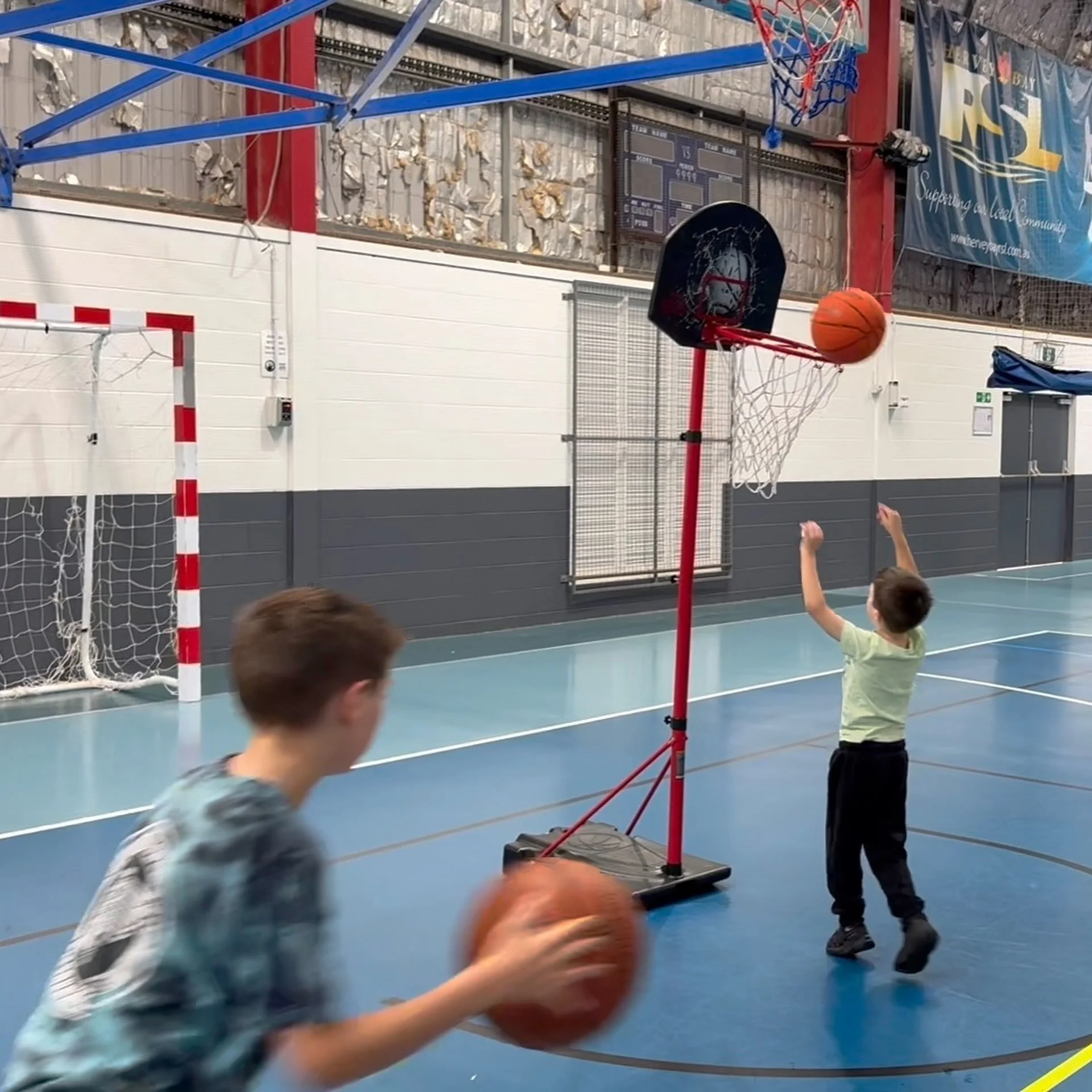 🏀 ONE TO BOOKMARK FOR NEXT SUNDAY

Mr 5, Miss 8 and Mr 10 tried Lil Legends basketball yesterday.

What I liked most was the flexibility. You can book a casual session for $25 without committing to a full term. If the kids want to keep going, $200 b