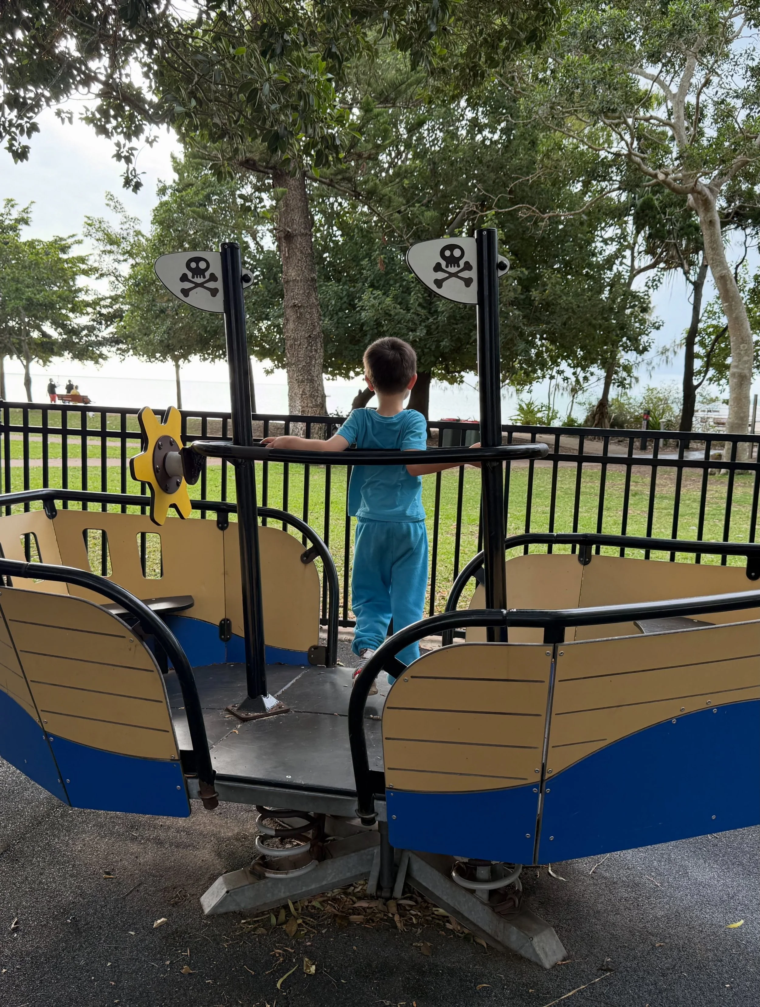 🚂 PLAYGROUND SPOTLIGHT: ERNIE ORGAN PARK | TORQUAY

One thing we love about Ernie Organ Park is how easily a quick playground stop turns into a whole morning or afternoon.

The kids love the giant running wheel, train, pirate boat and whale rocker. 