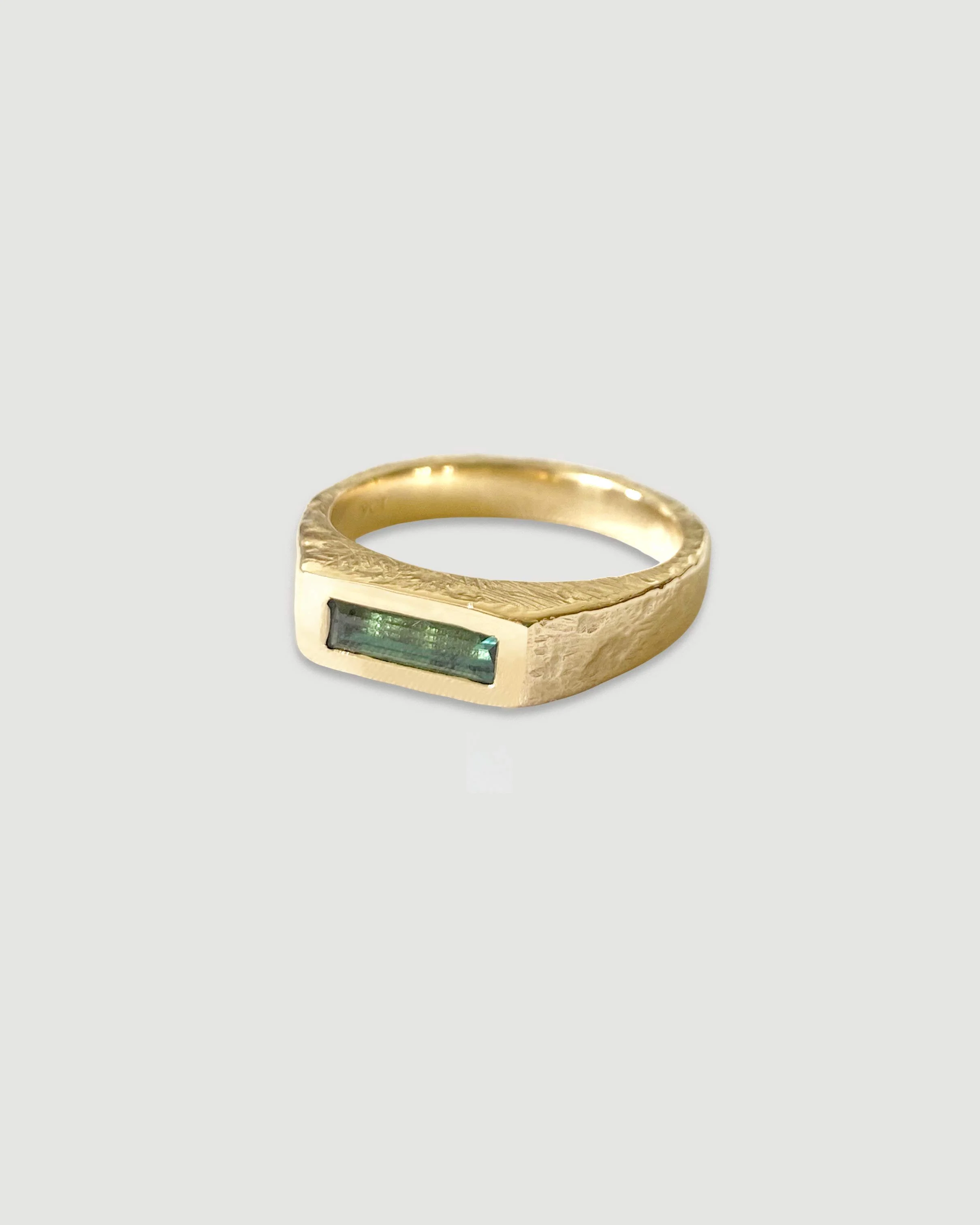 Sapphire ceremonial signet