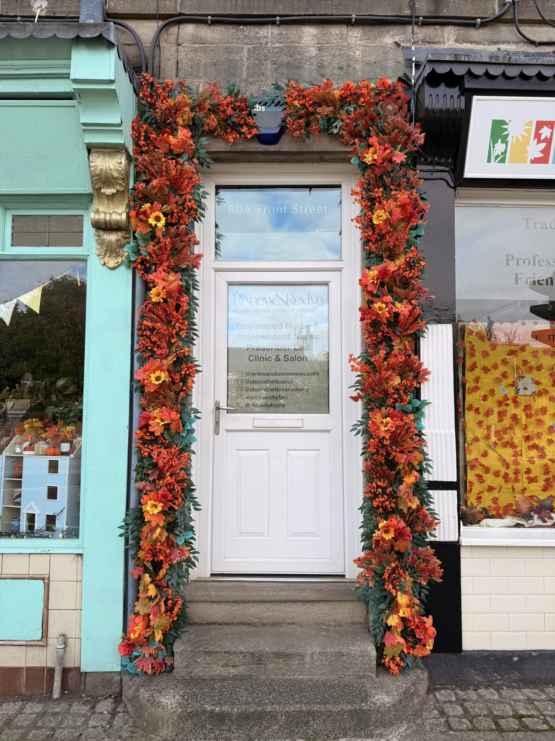 door garland x2.jpg