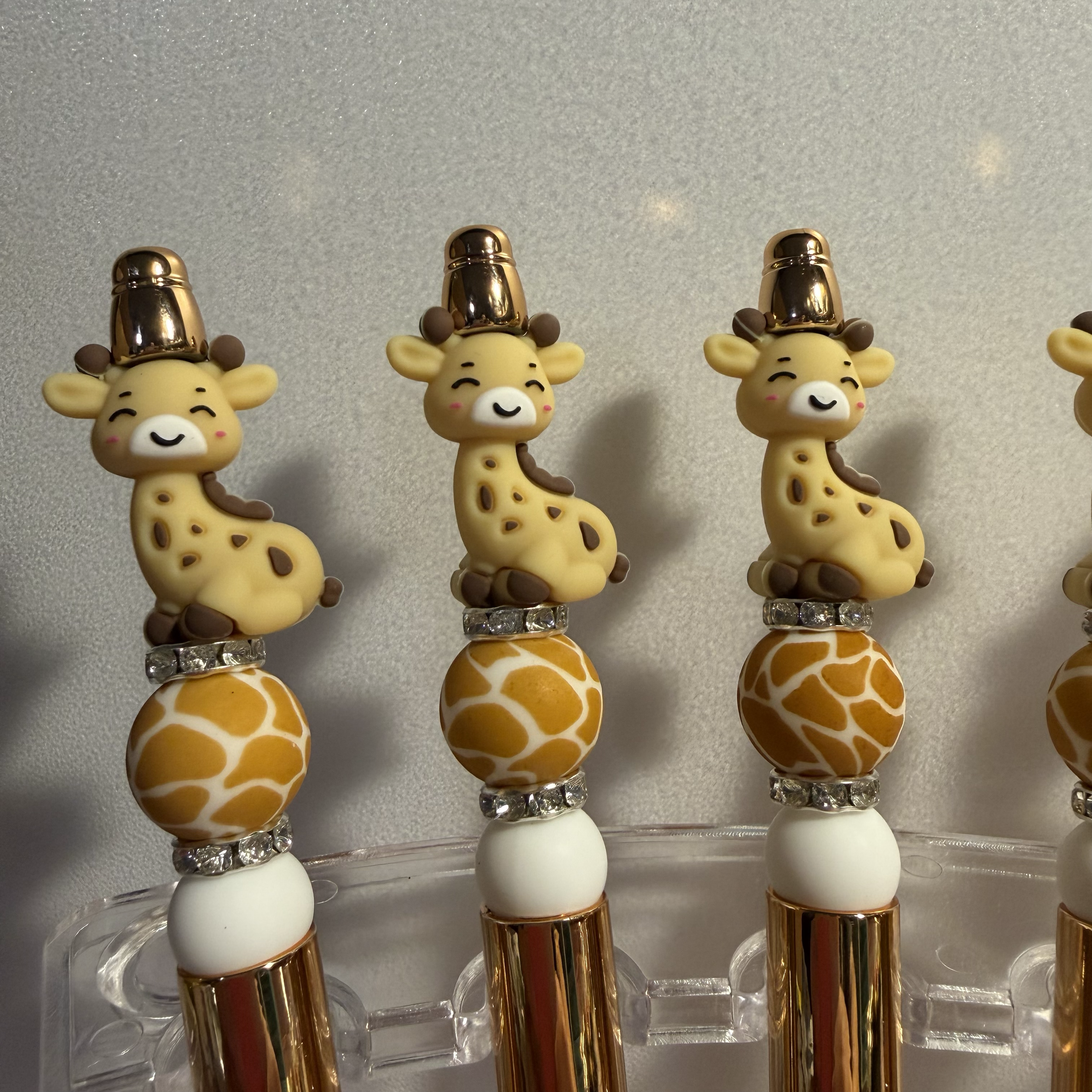 Giraffe close up.png