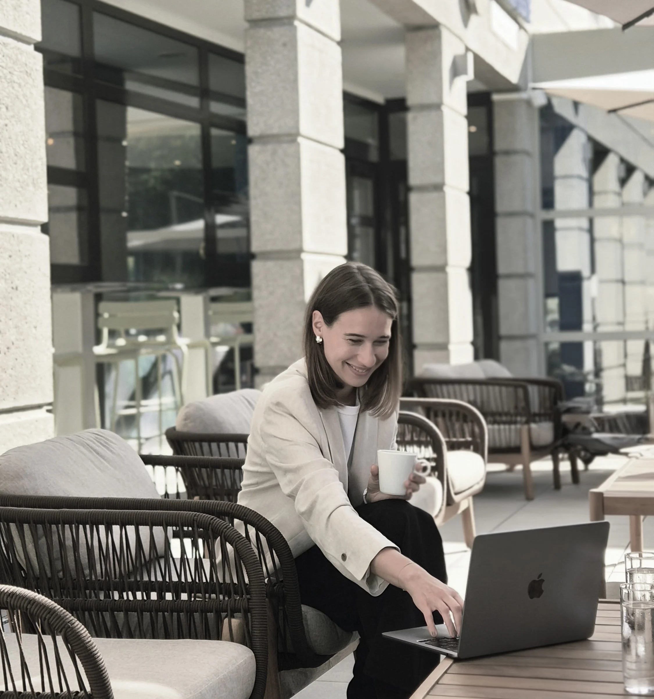 Anastasia Godet-Bastien coach en prise de parole et communication. Professionnel pour peur de parler.