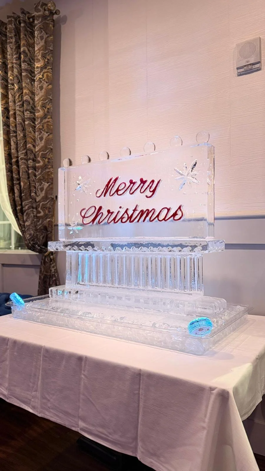 Merry Christmas Ice Sculpture
