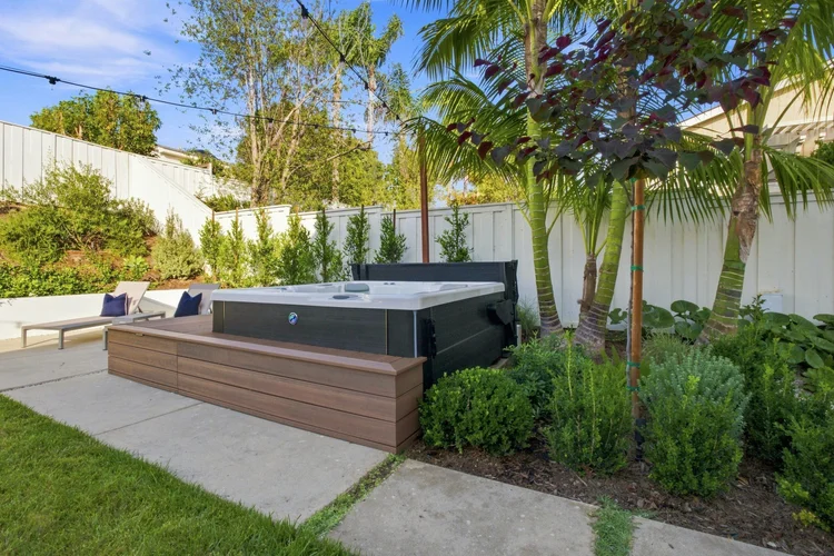 Newport Hills Dr, photo 5