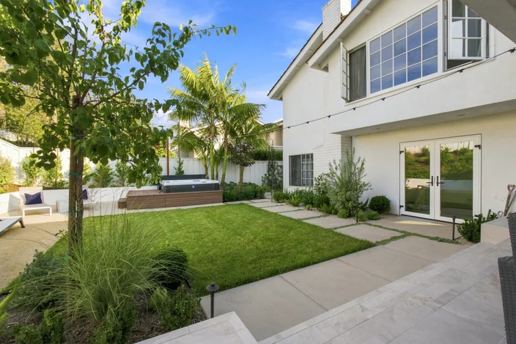 Newport Hills Dr, photo 9