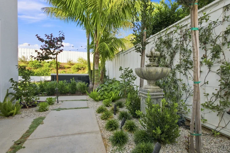 Newport Hills Dr, photo 22