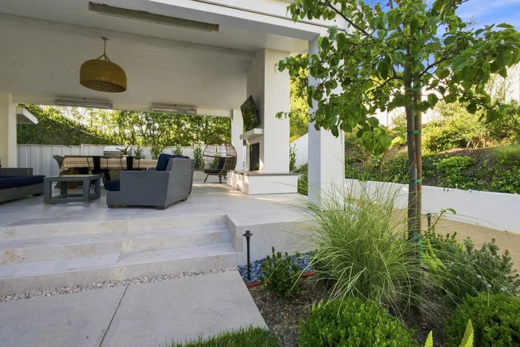 Newport Hills Dr, photo 16