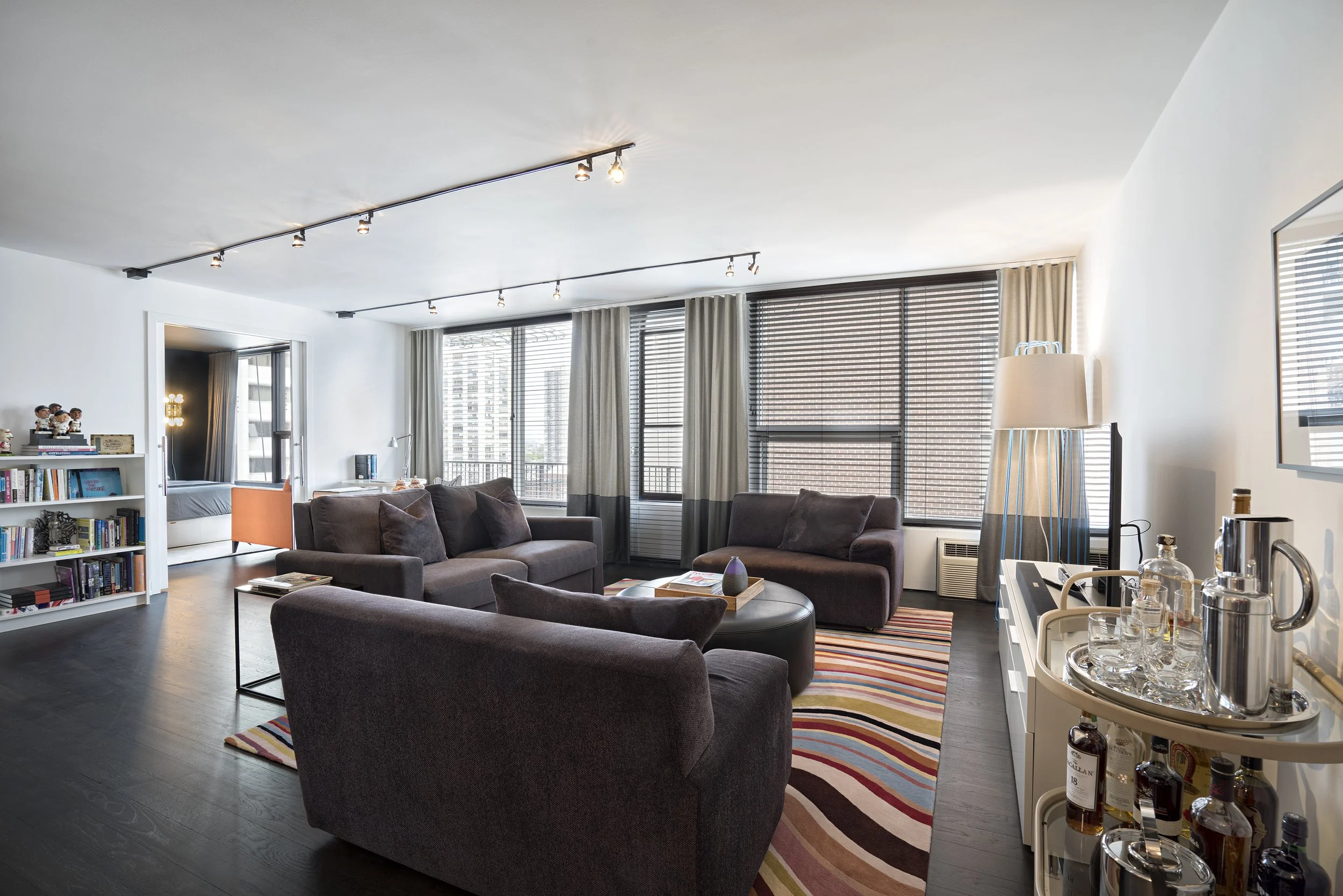 ChicagoD-LivingRoom2.jpg