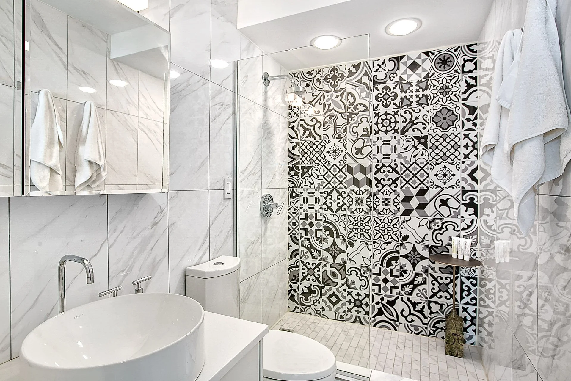 ChicagoEF-Bathroom1.JPG
