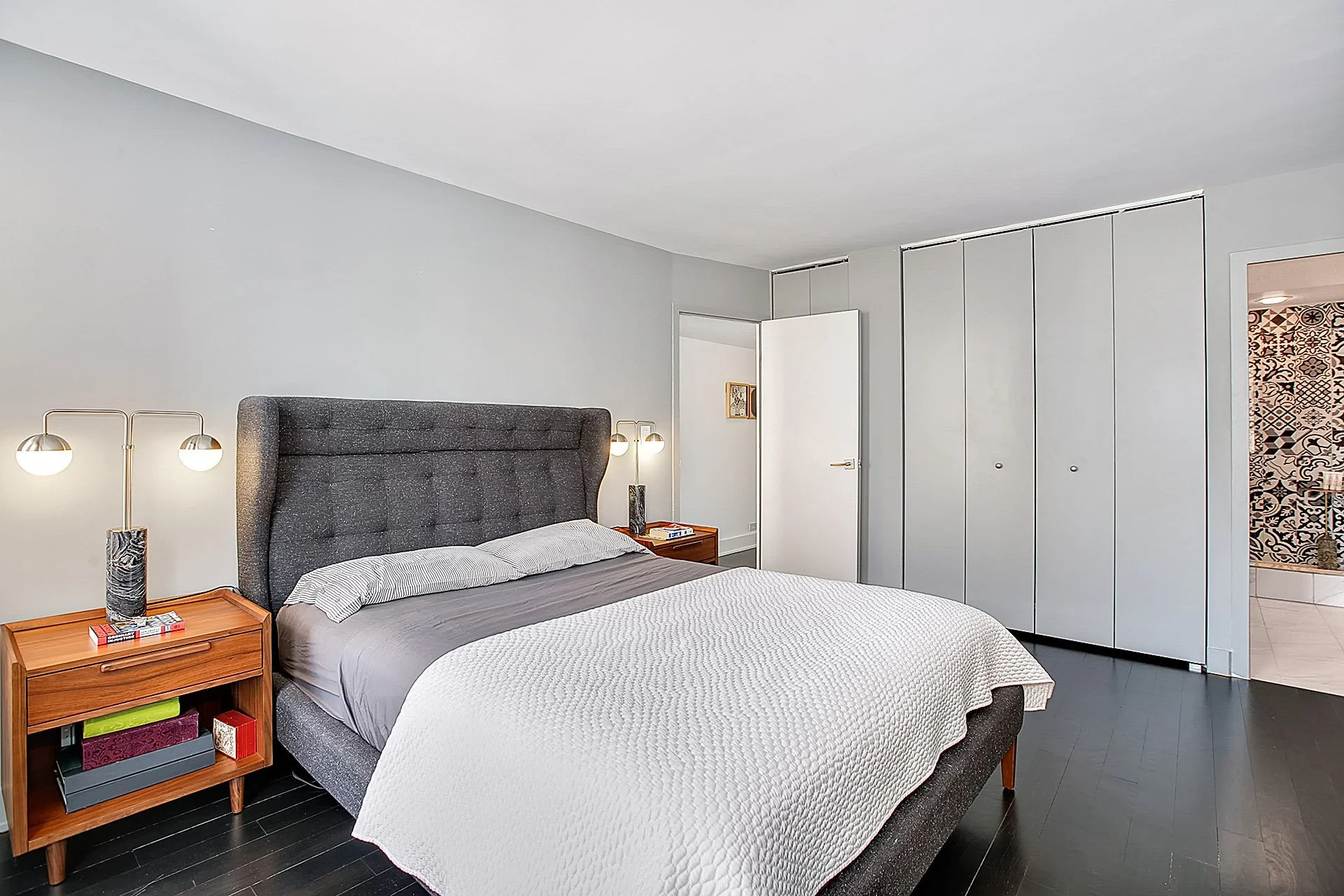 ChicagoEF-Bedroom2.JPG