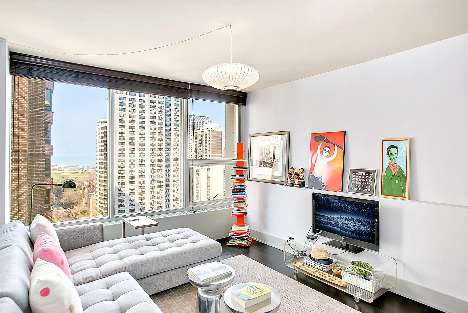 ChicagoEF-LoungeRoom1.JPG