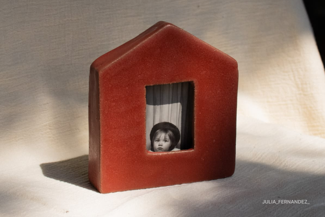 CERAMIC PHOTO FRAME