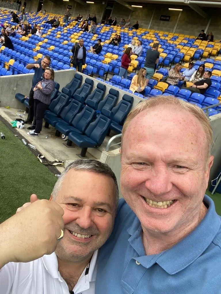 Ivor with former Premier League and Scotland manager Alex McLeish at Plough Lane