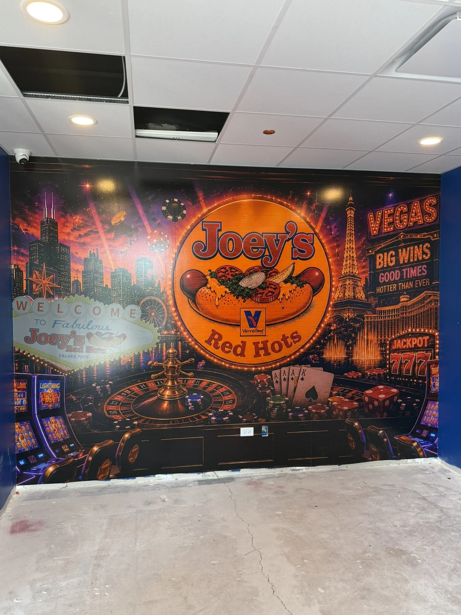 Las Vegas and Chicago themed wall mural at Joey's Red Hots in Orland Park, IL