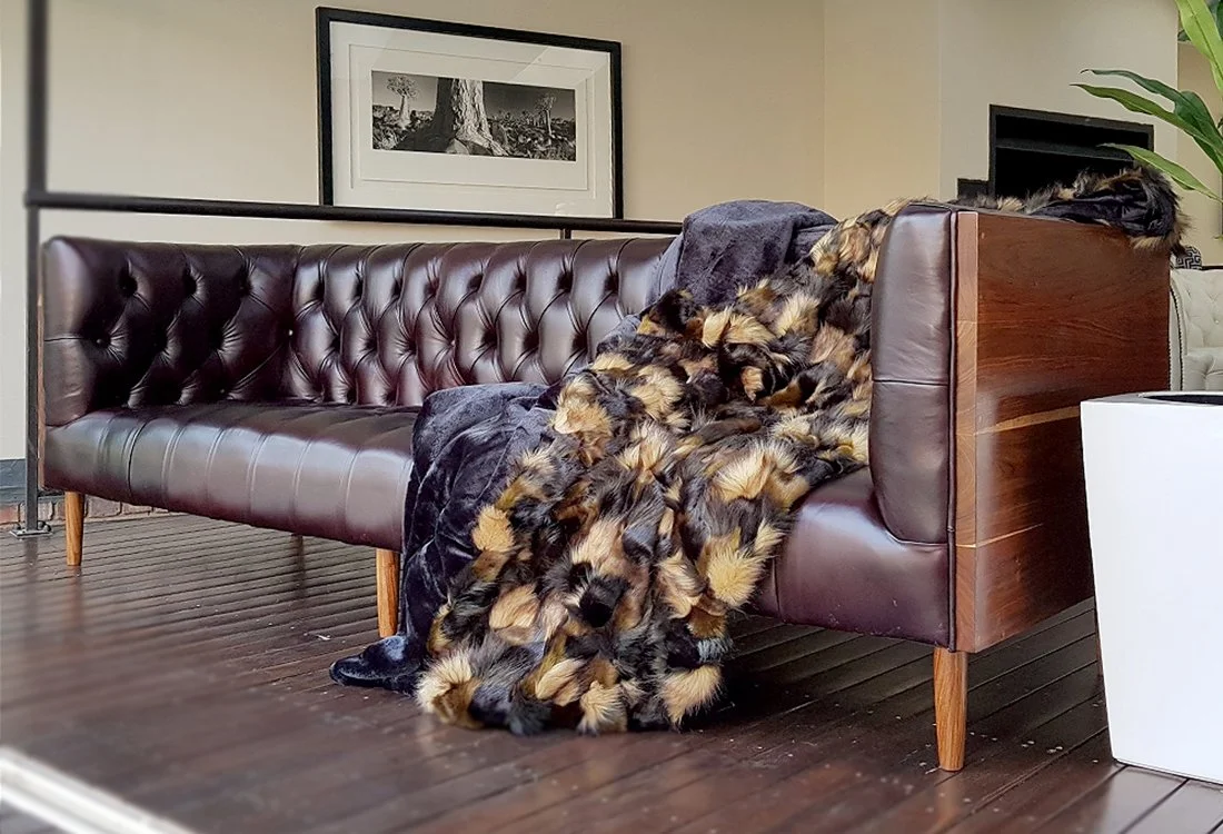 Maximus Contemporary Chesterfield sofa