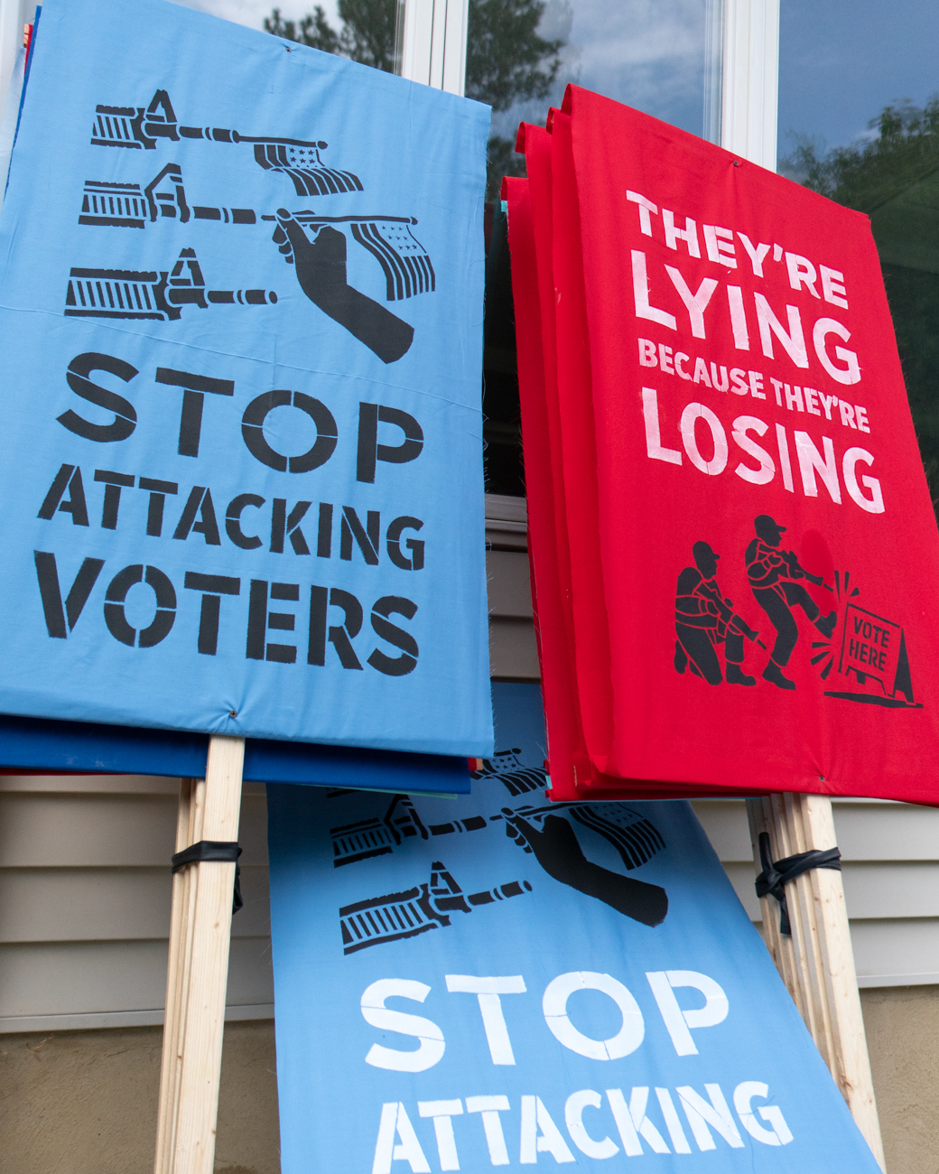 Credit: http://lookloud.org/electiondefense