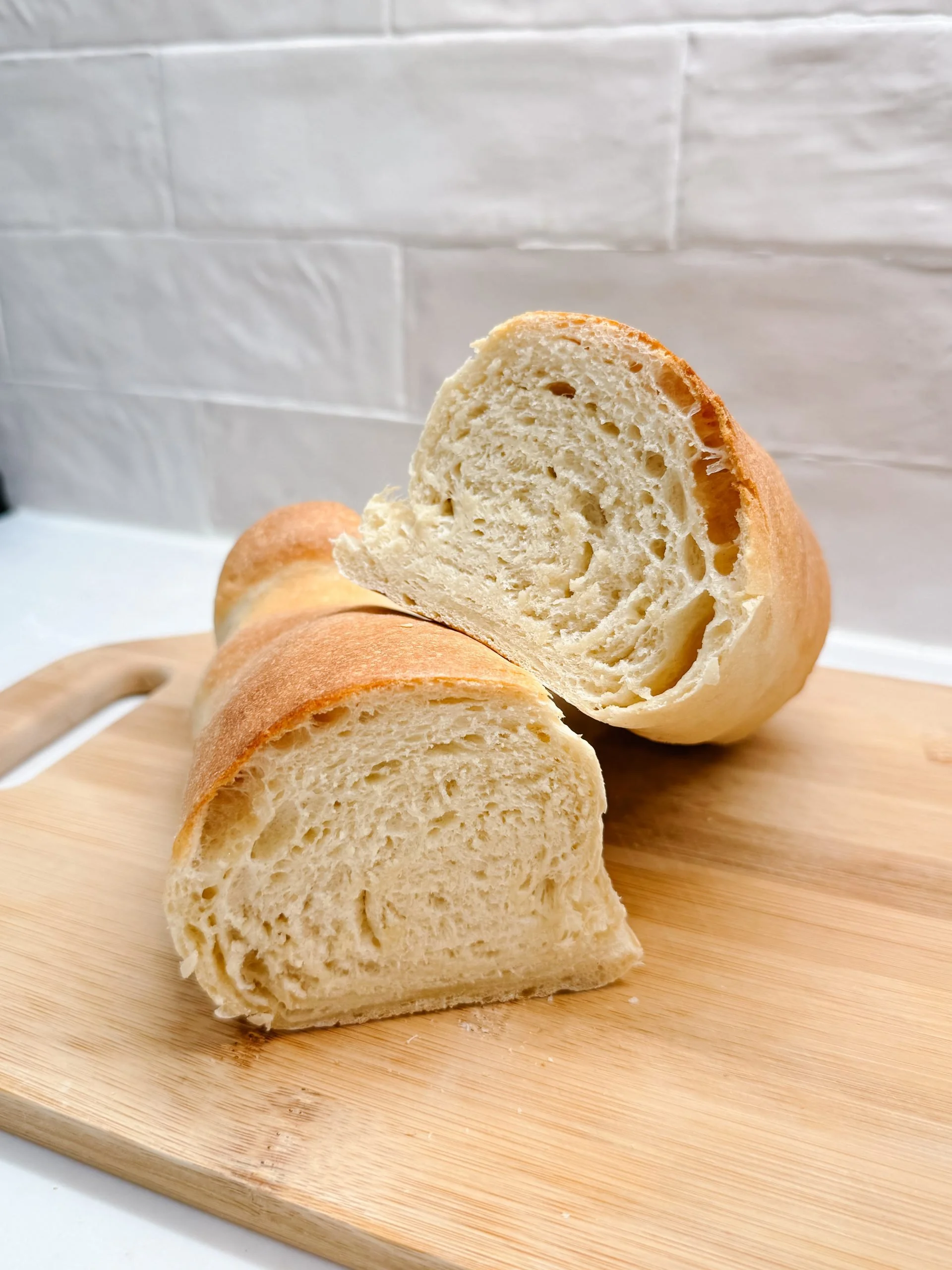 Easy Fluffy Homemade Bread (No-Knead Recipe)