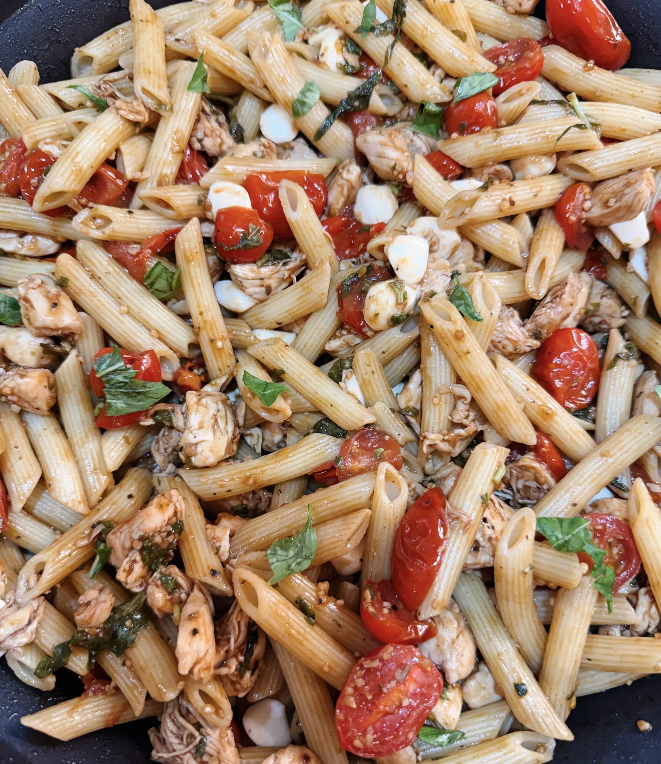 Easy Bruschetta Chicken Pasta (One Pot Summer Dinner)