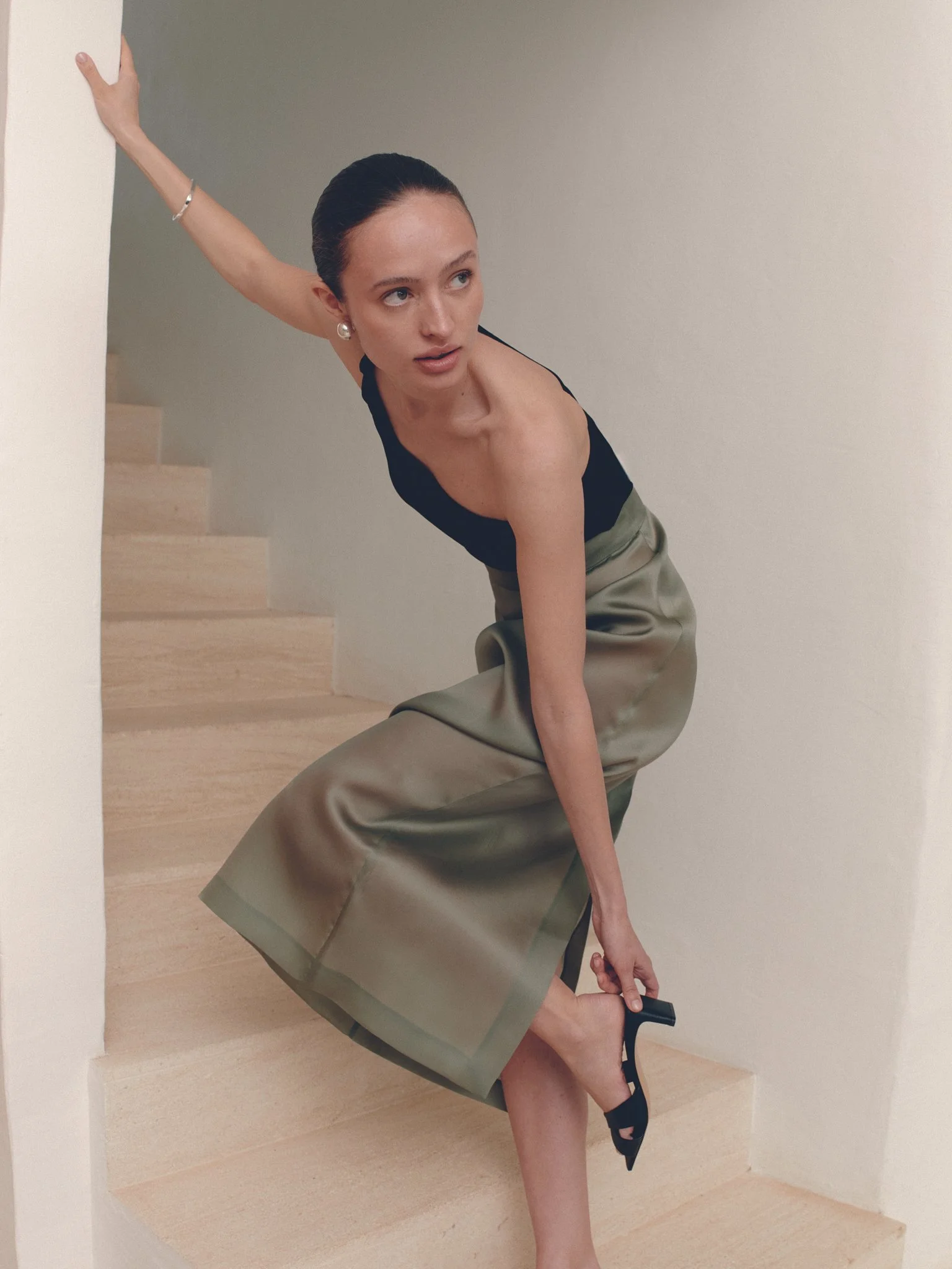 Margaux_HS_LOOK_04_7034.5_Selene_Black Nappa.jpg