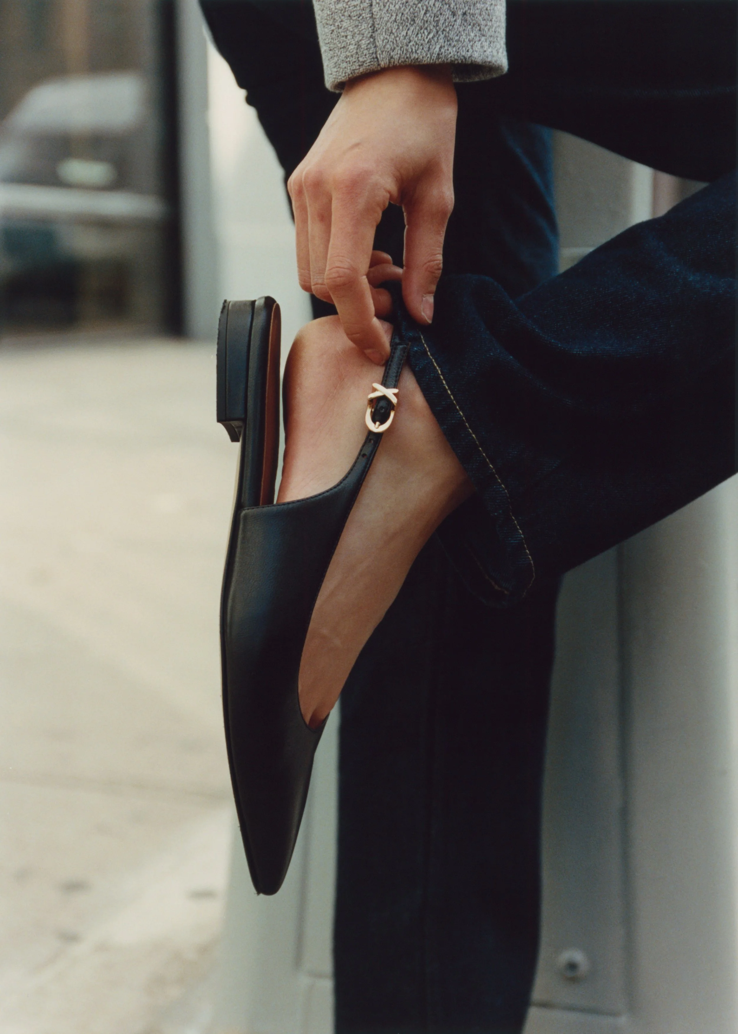 11172025_Elise Black Nappa_Margaux_Film_12.jpg