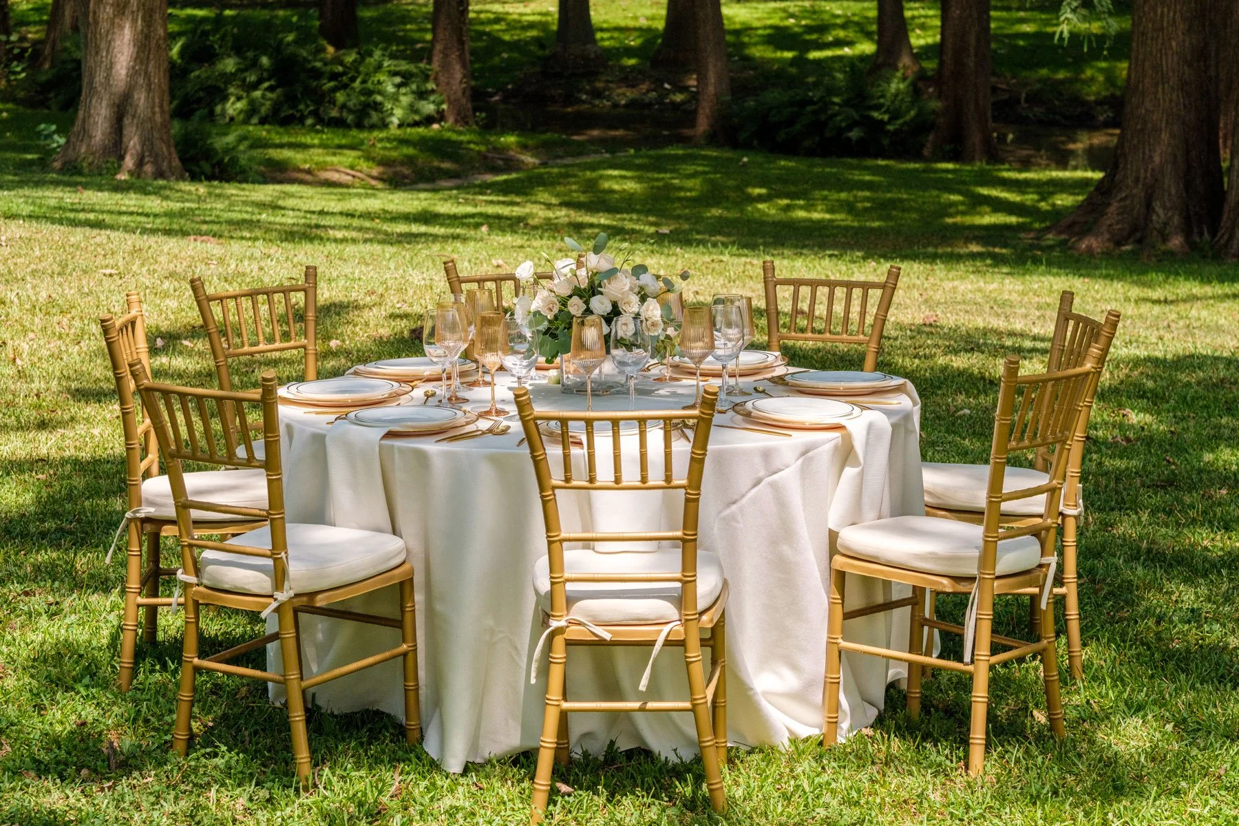 Mesa-Redonda-Mantel-Tiffani-Setup-01.jpg