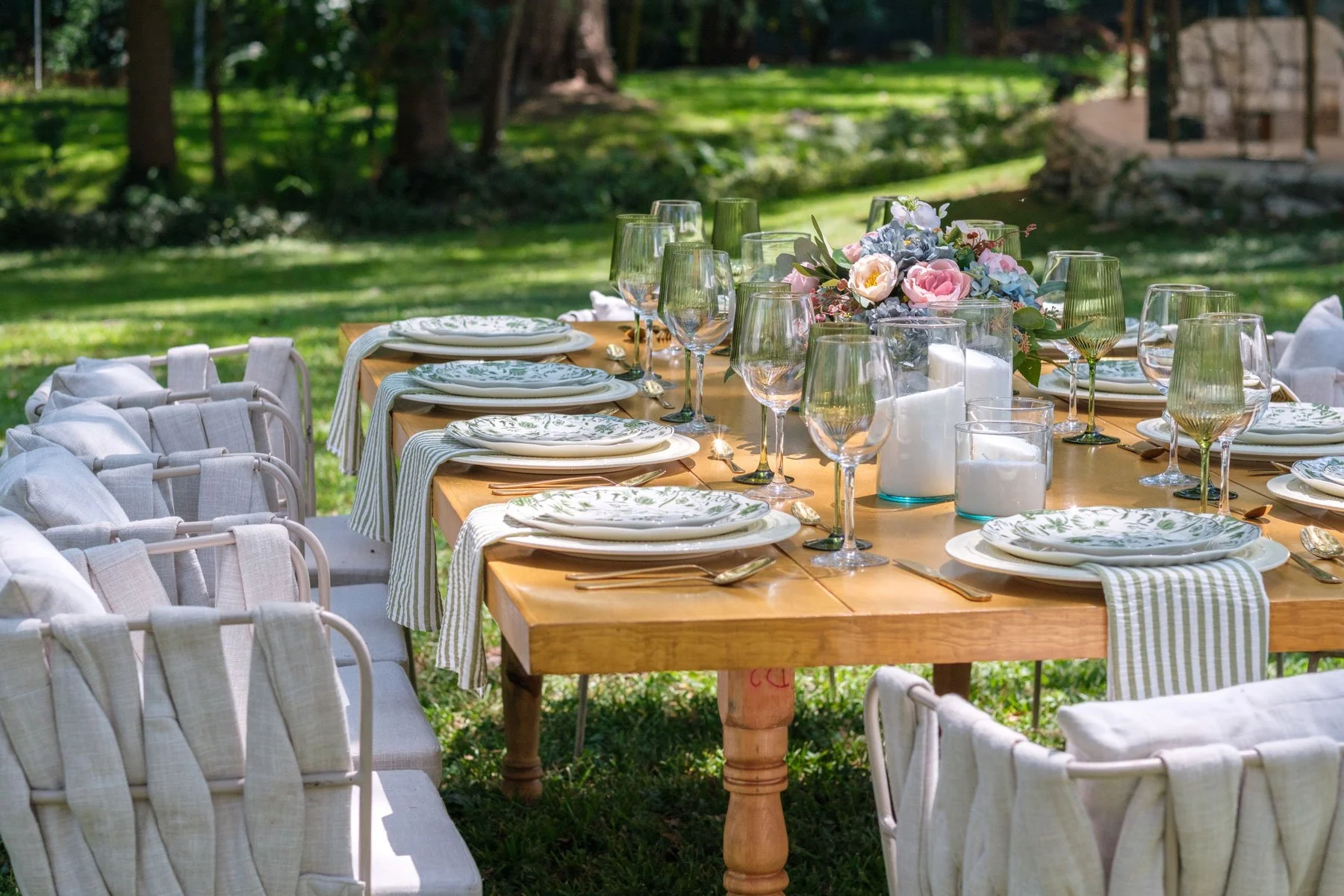 Mesa-Rectangular-MaderaAmarillo-Antique-Setup-03.jpg
