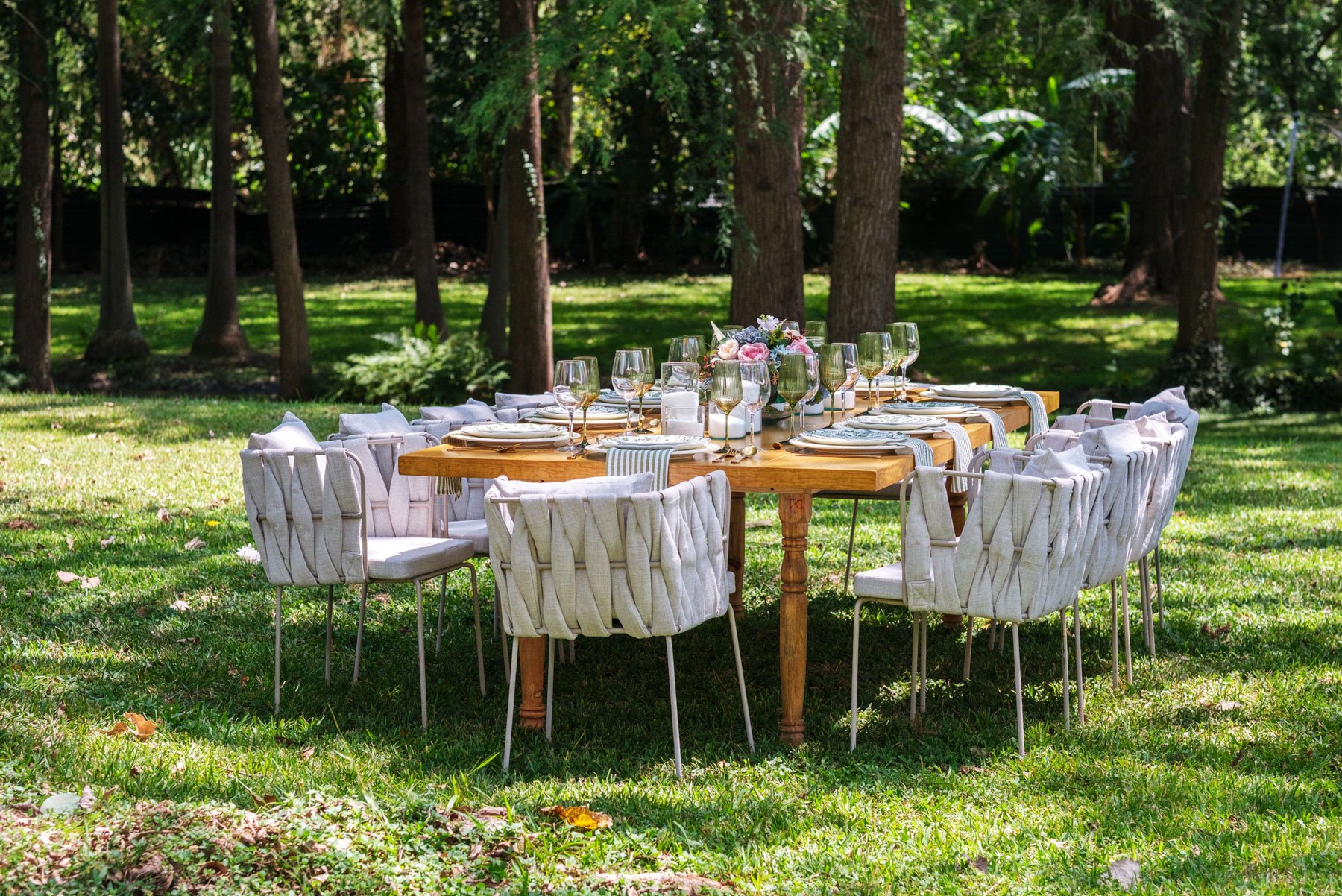 Mesa-Rectangular-MaderaAmarillo-Antique-Setup-00.jpg