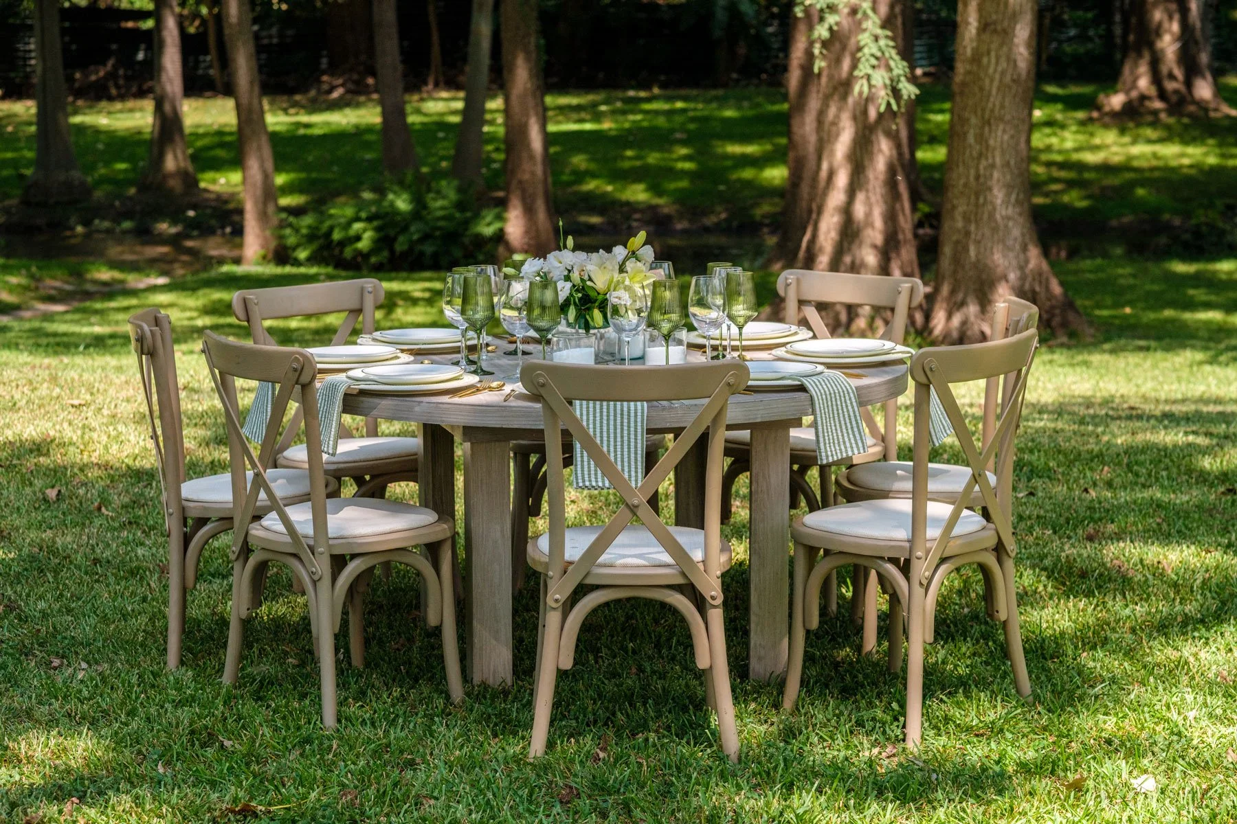 Mesa-Redonda-Gris-Antique-Setup-01a.jpg