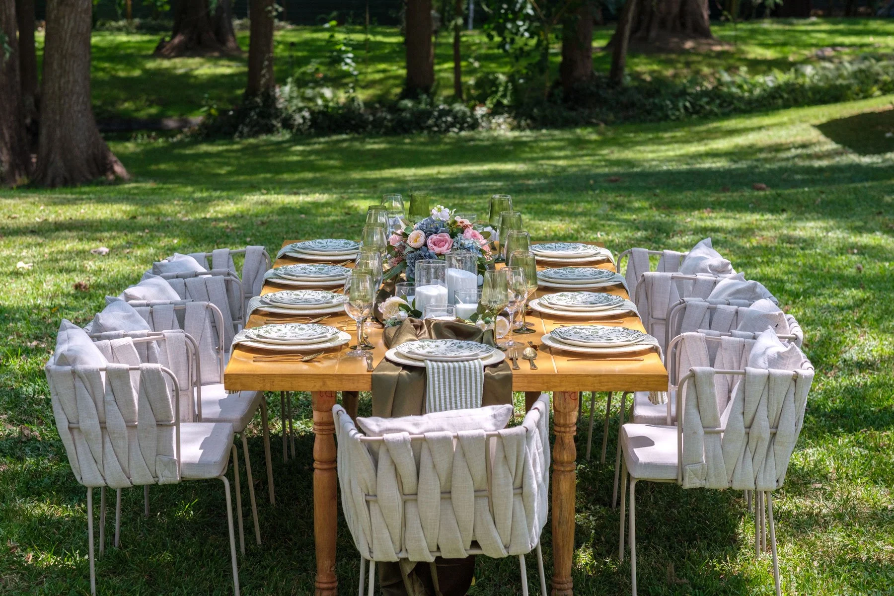Mesa-Rectangular-MaderaAmarillo-Antique-Setup-01.jpg