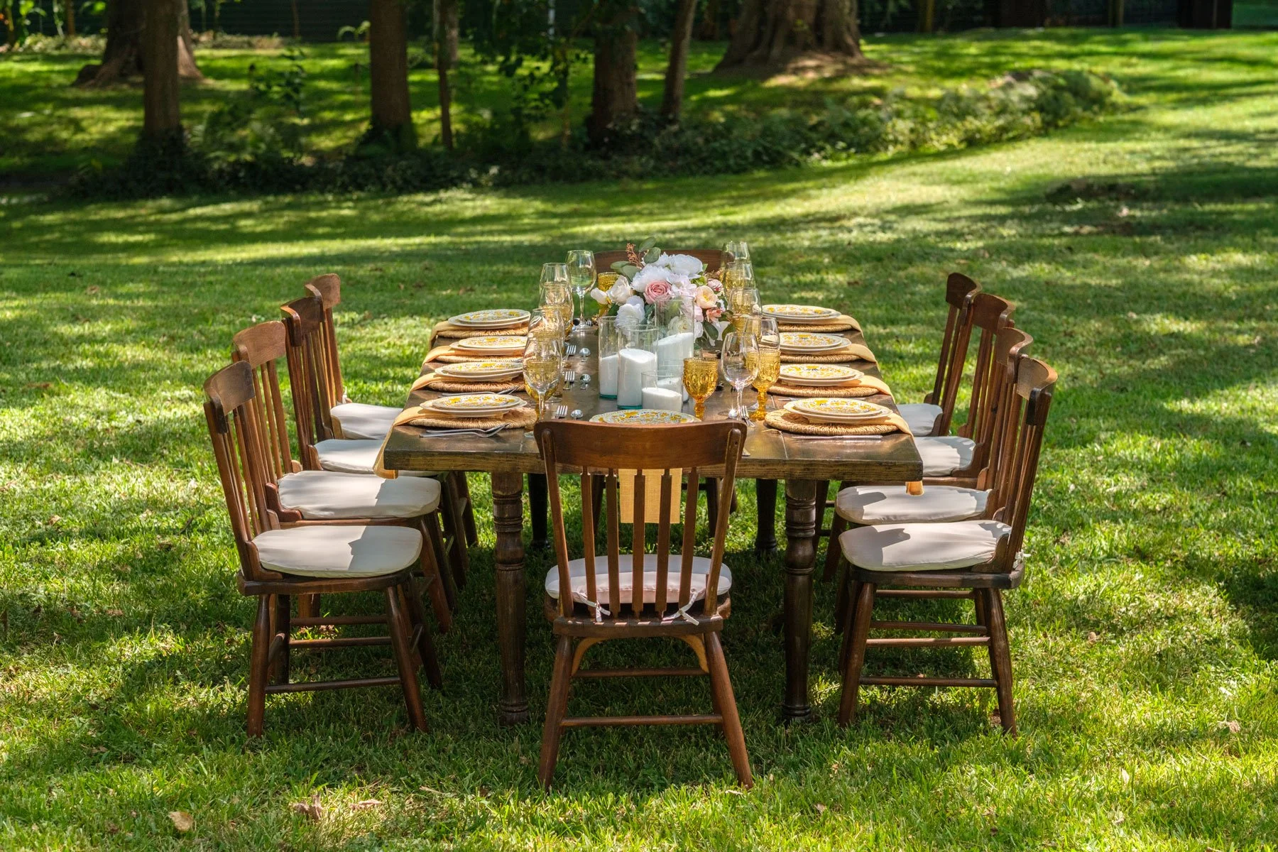 Mesa-Rectangular-MaderaMaron-Antique-Setup-01.jpg