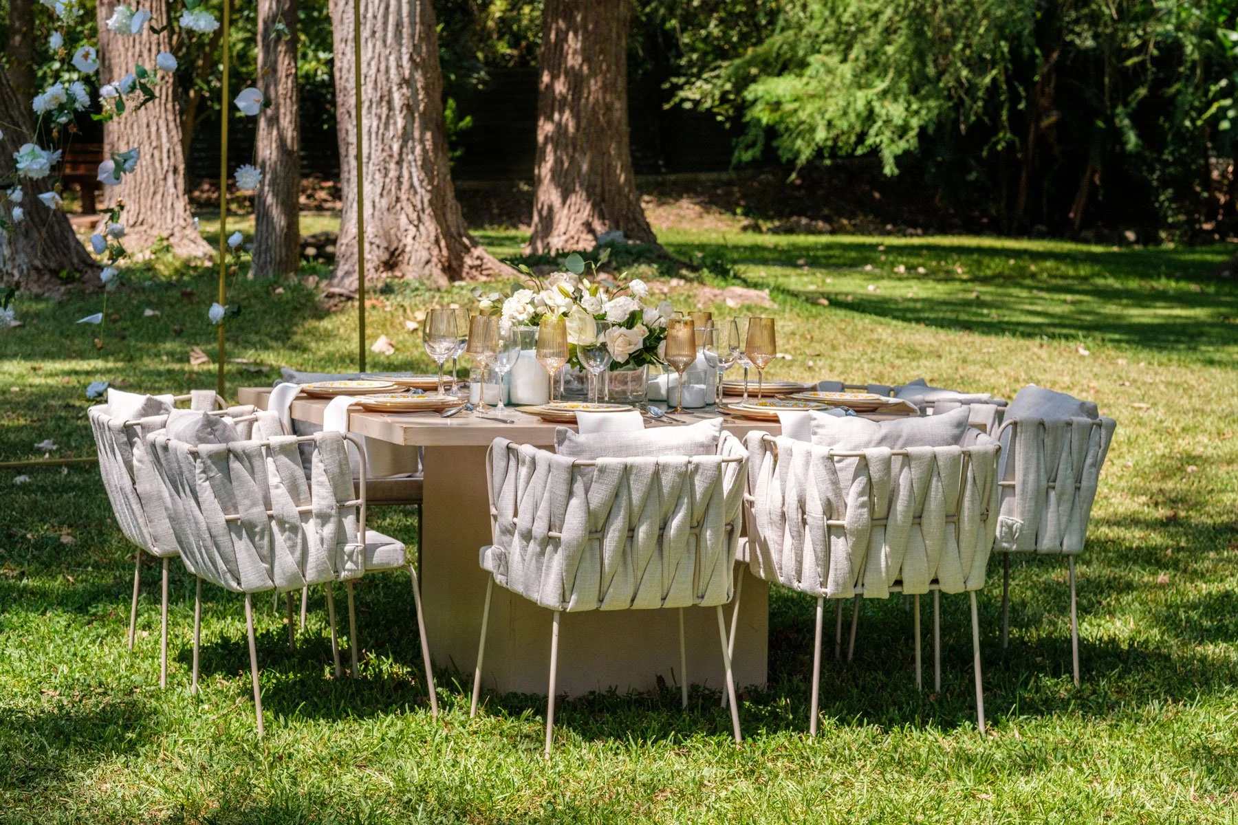 Cuadrada-SillasGris-Setup-03.jpg