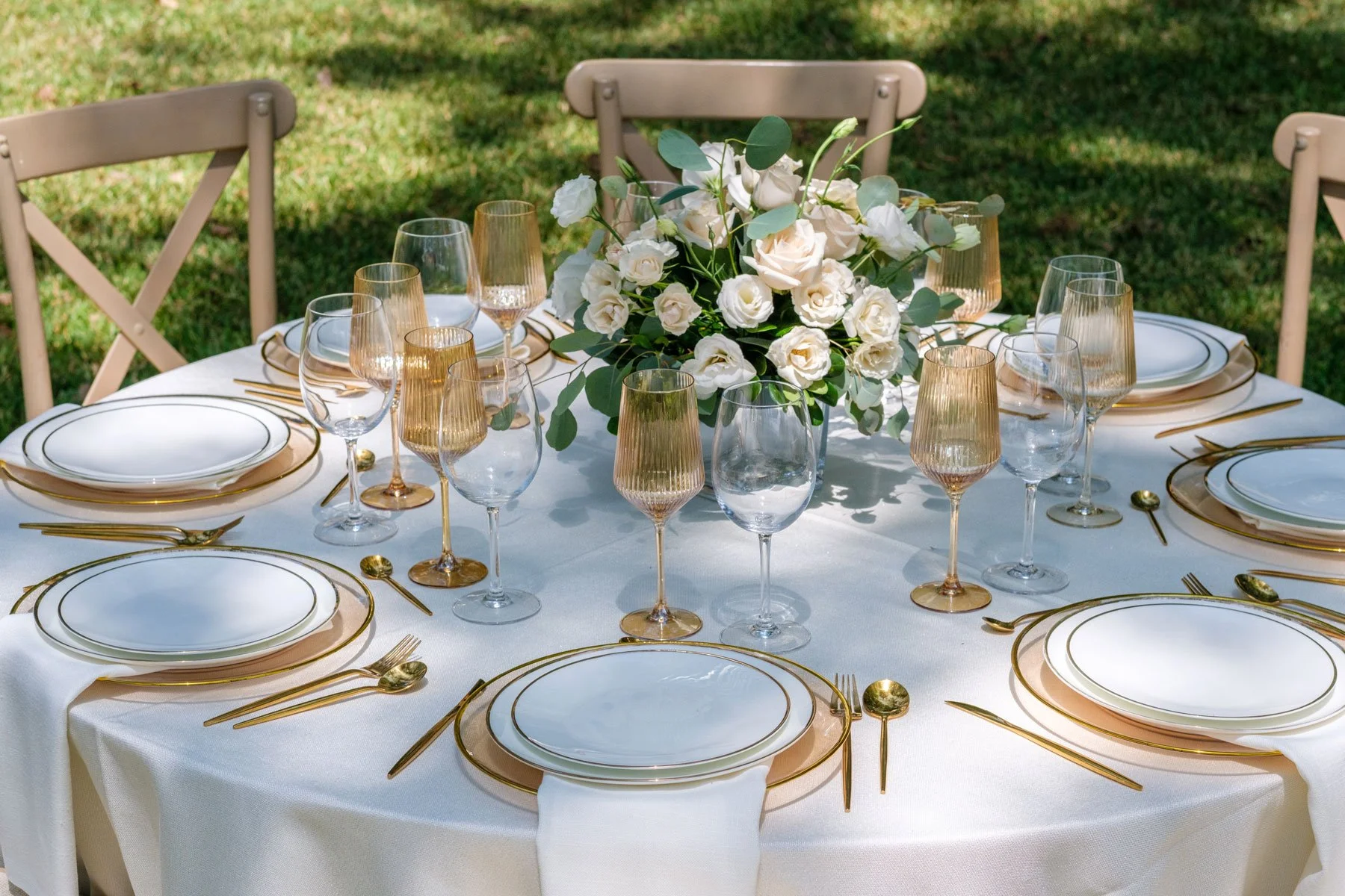 Mesa-Redonda-Mantel-Crossback-Setup-01.jpg