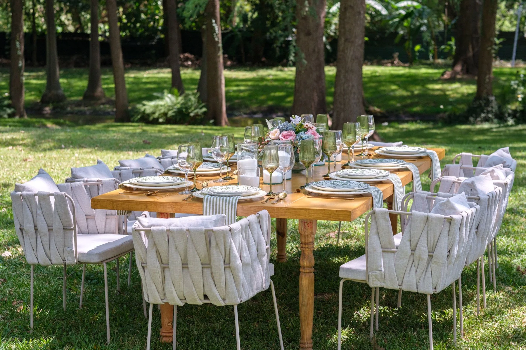 Mesa-Rectangular-MaderaAmarillo-Antique-Setup-02.jpg