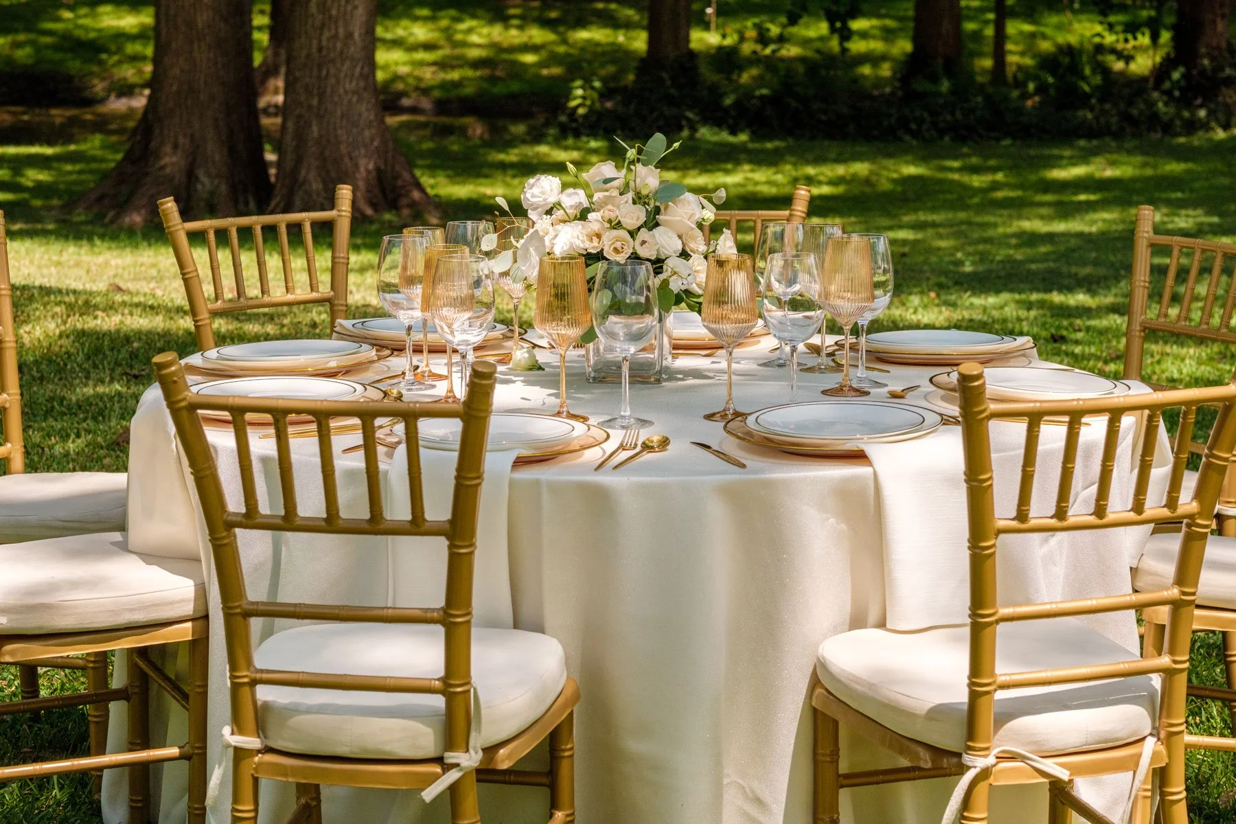 Mesa-Redonda-Mantel-Tiffani-Setup-03.jpg