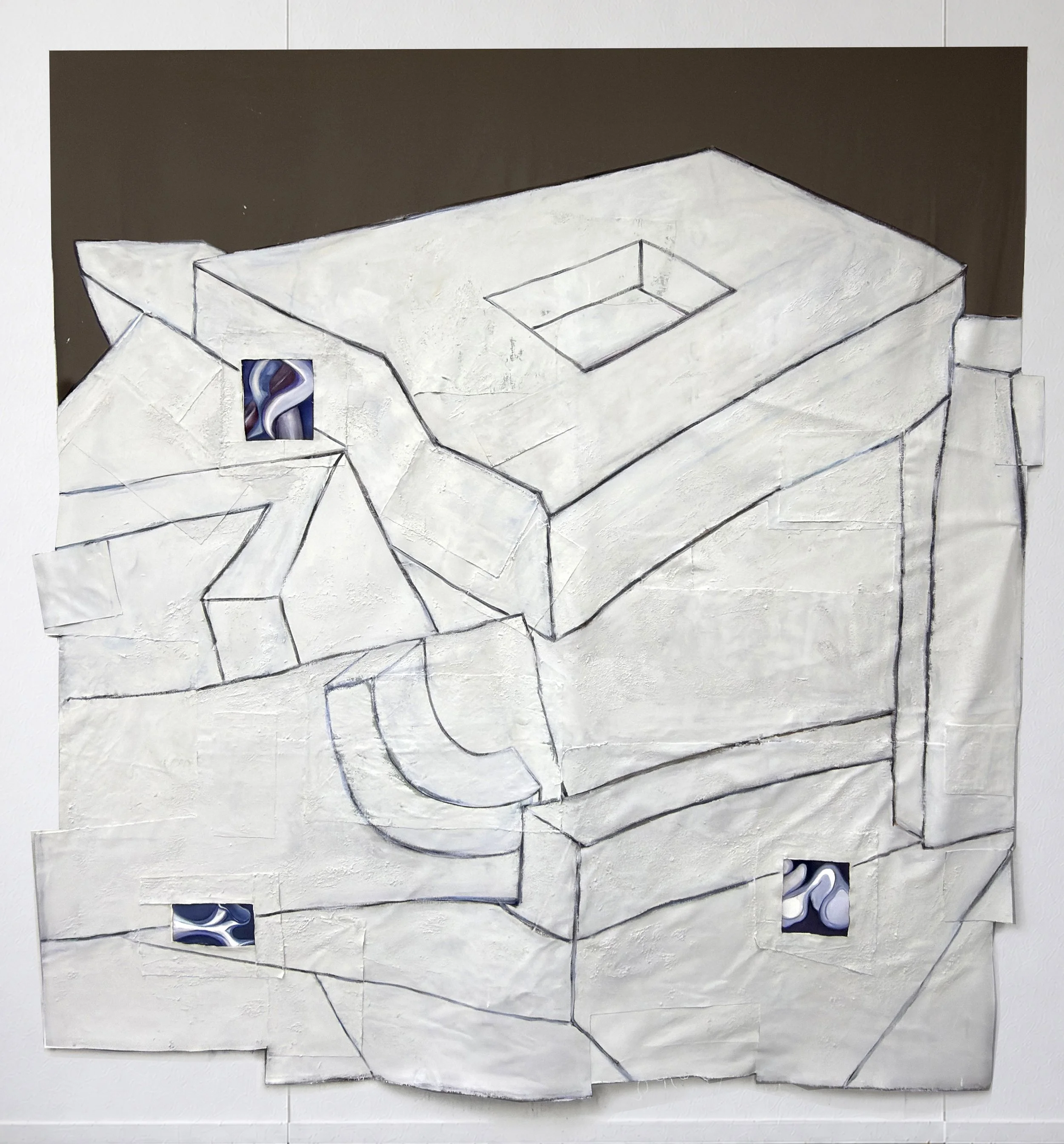 Dibujo en blanco y negro de una estructura de formas rectilíneas, con algunos detalles en azul y blanco en las esquinas.