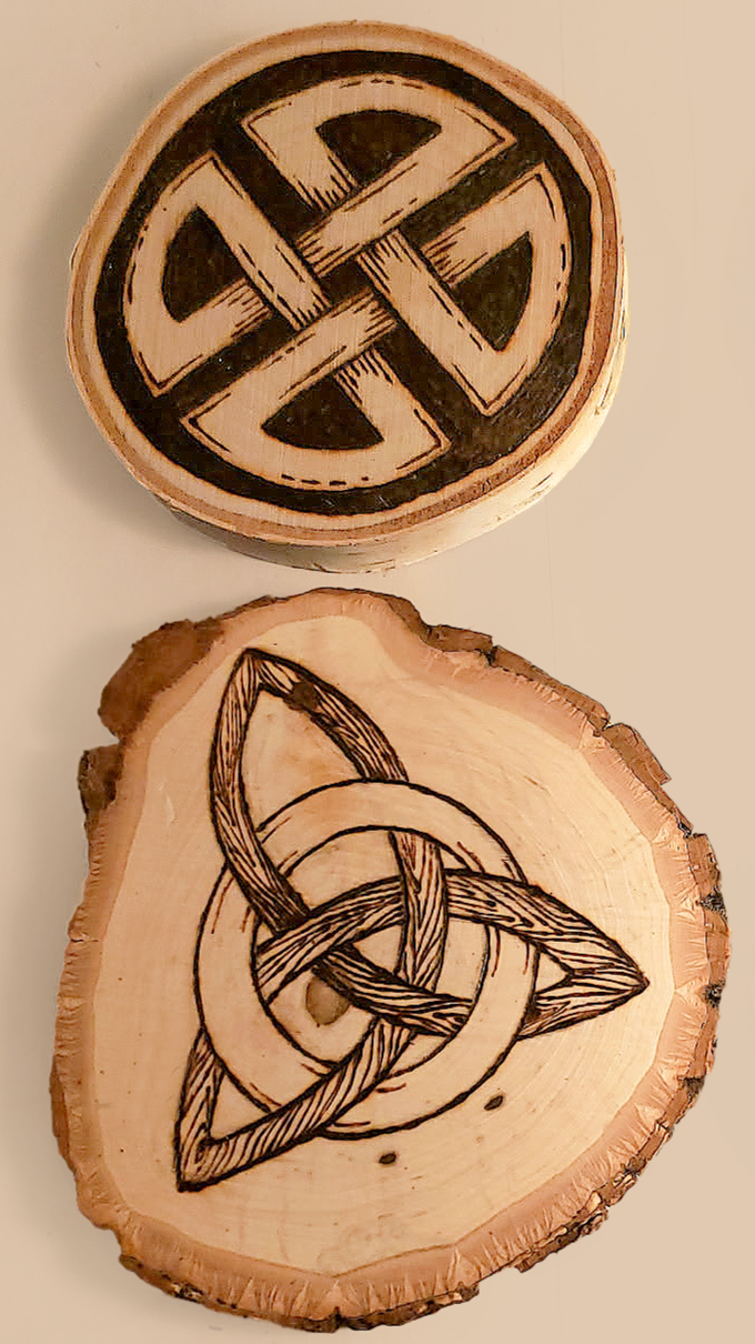 CelticKnotPair_Coaster.004.png
