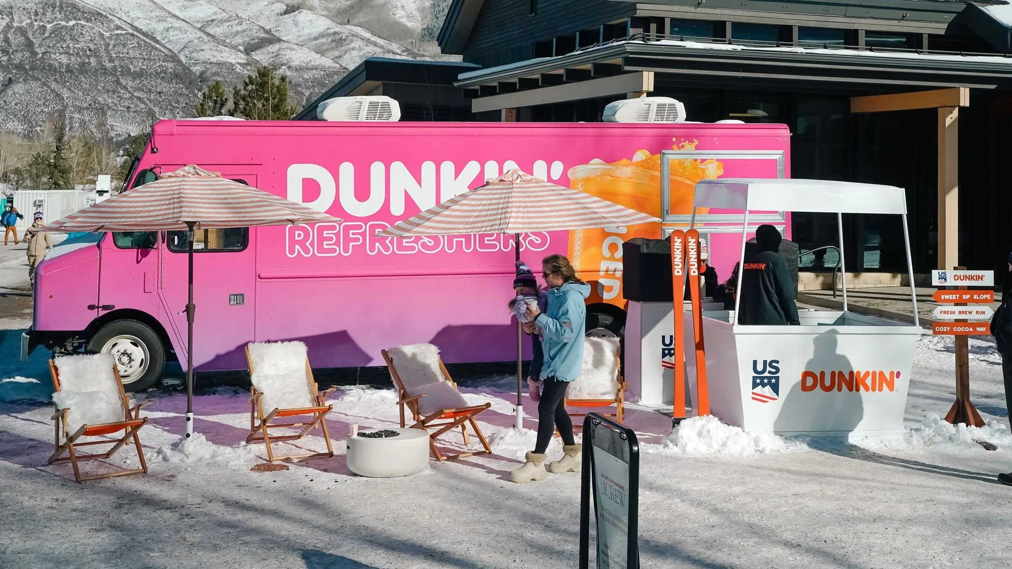 GoWest_Dunkin_PopUp_DSC9917_websize.jpg