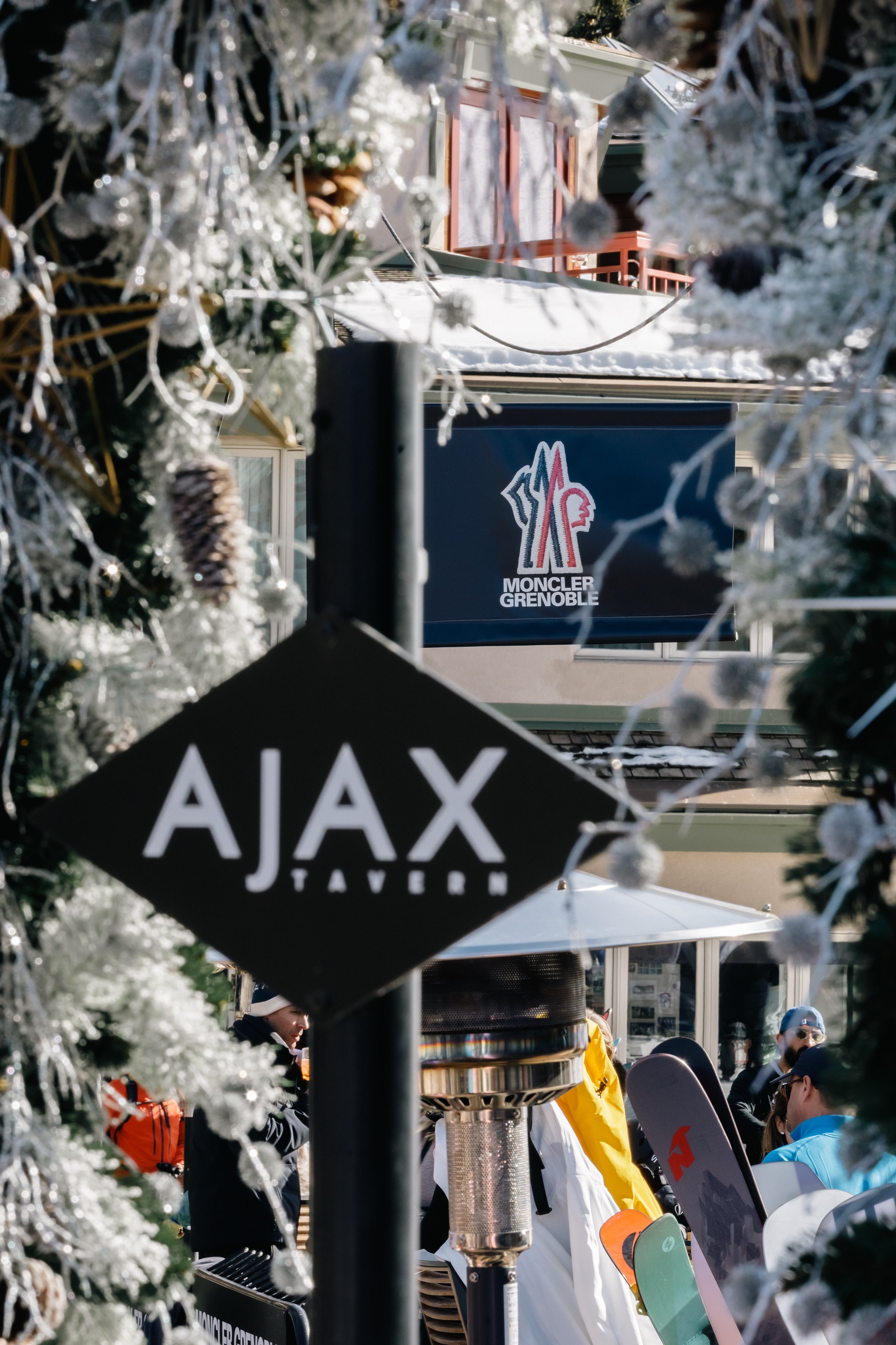 Moncler_Aspen_BaseGondola_2N1A1867.jpg