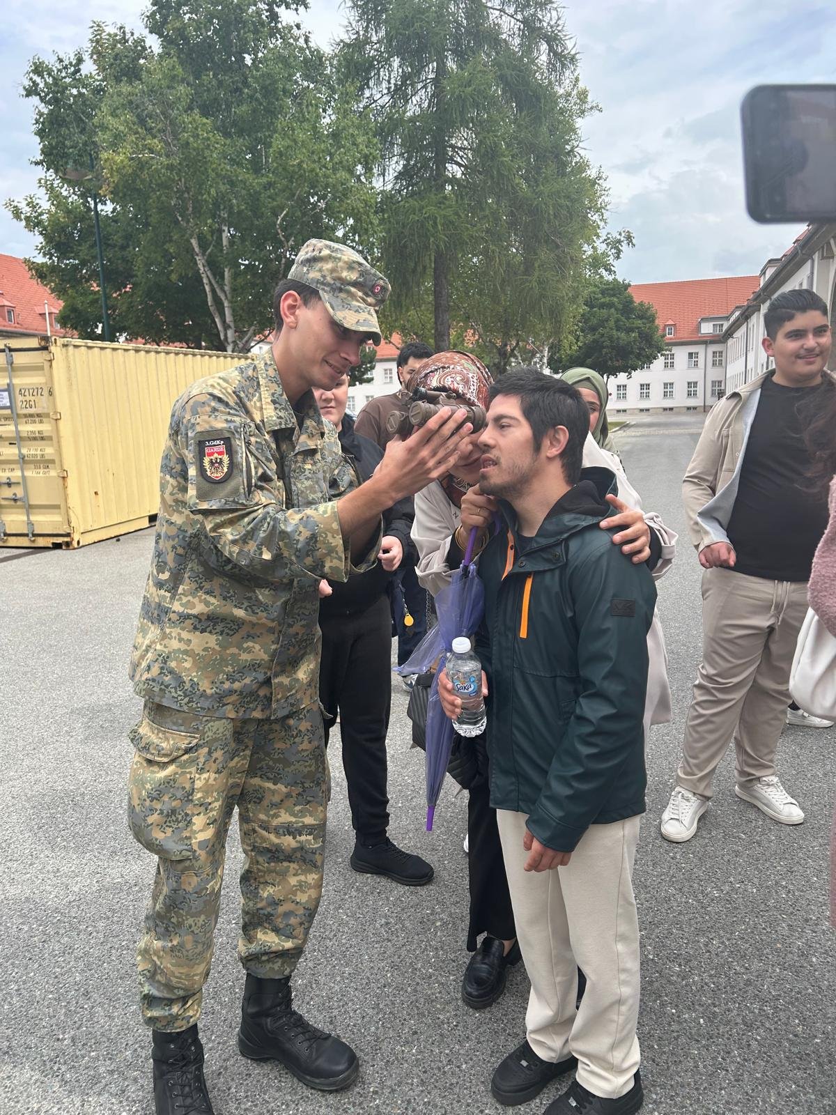 Besuch beim Militär 