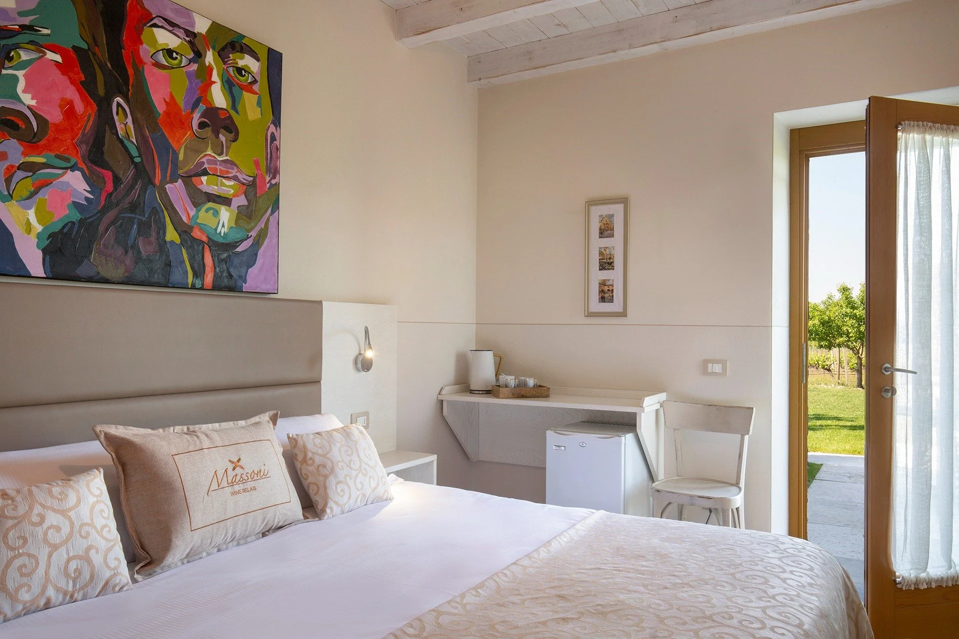 Double room with French window onto the garden