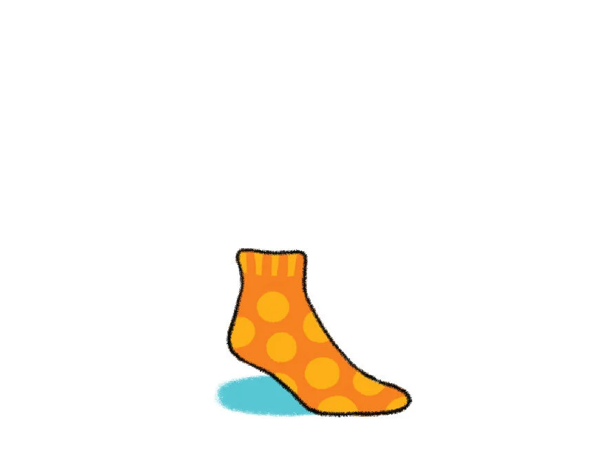 Illustration of a quarter length sock rising just above the ankle