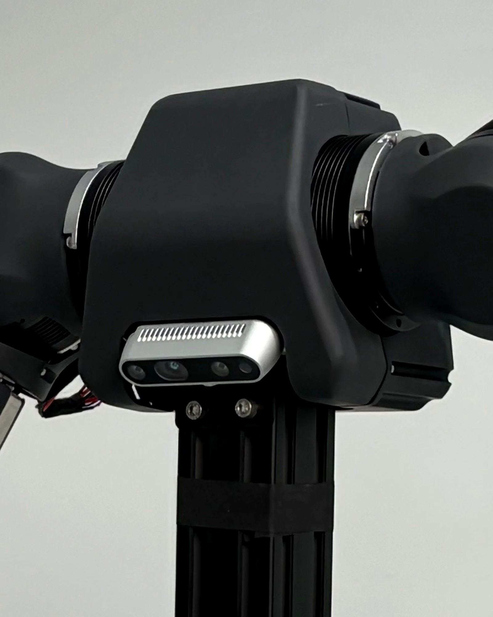 05_OYmotion_detail_head-stereo-camera.jpg