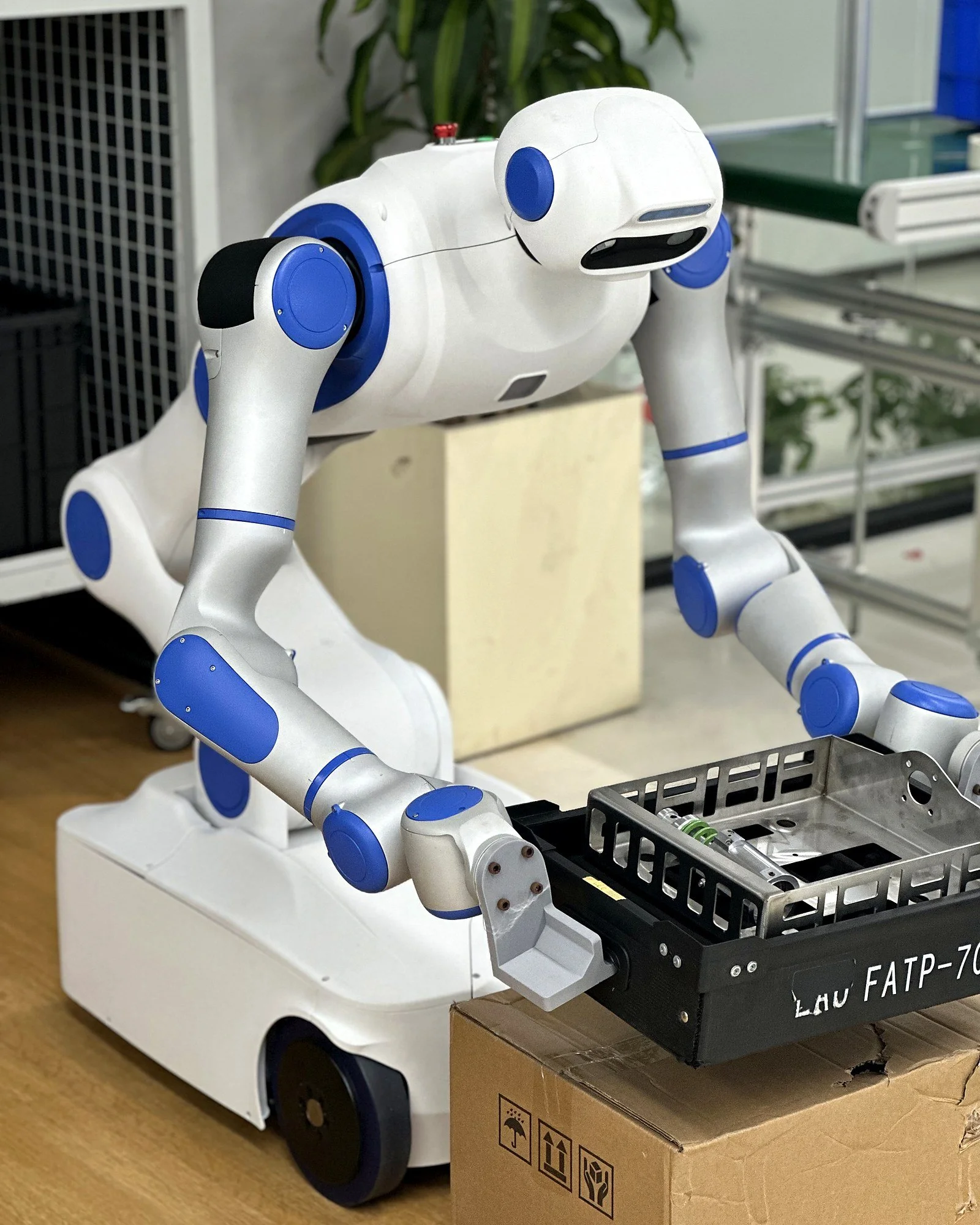 05_IA-Robotics_dual-arm-handling.jpg
