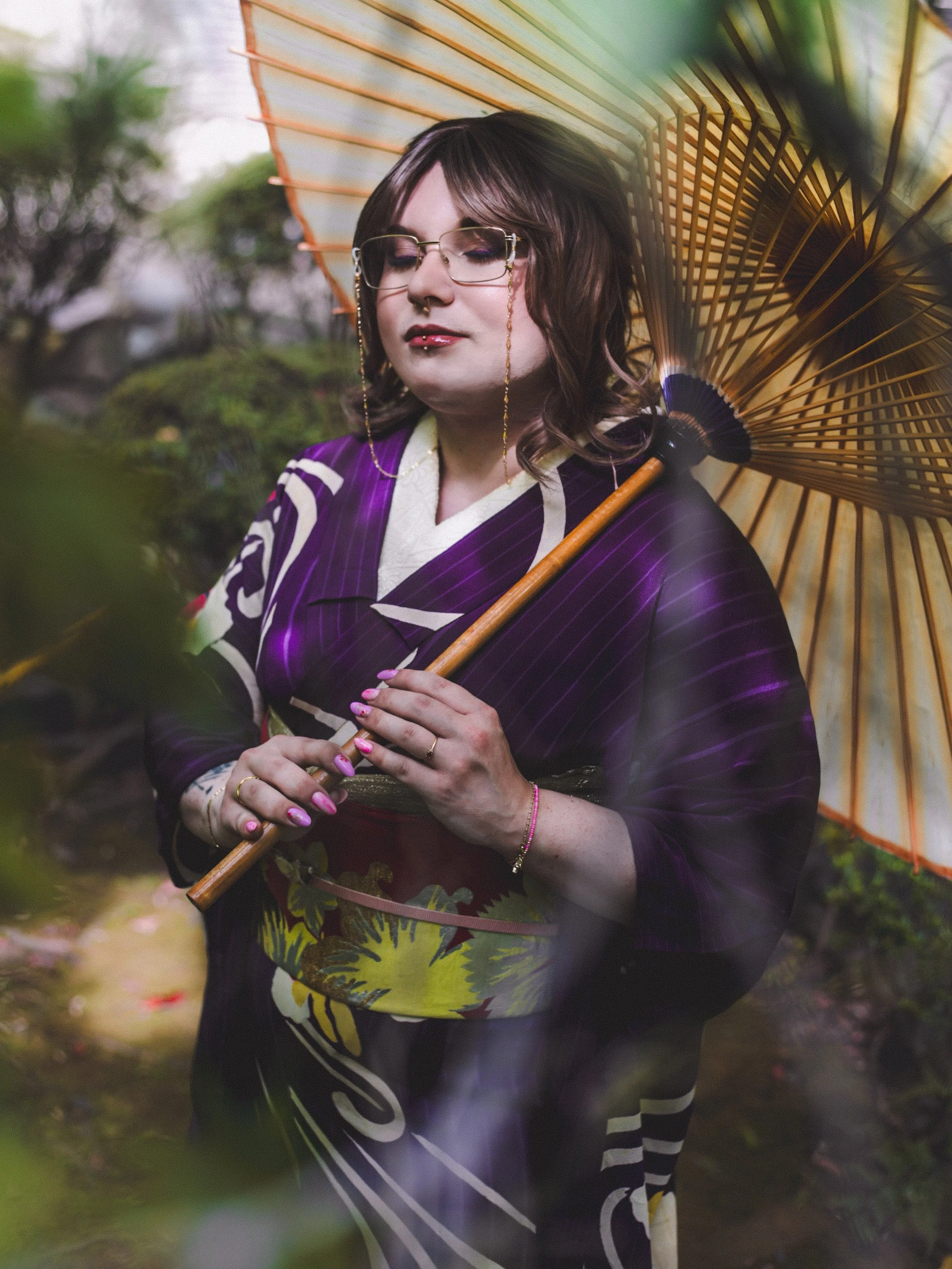 Kimono photoshoot for Missy @cooking_missy 🌺

Another antique kimono, I don&rsquo;t think you have seen this one yet! We have bright colours and BIG floral patterns typical for antique styles, but also a modern cat obidome as a small hidden fun elem