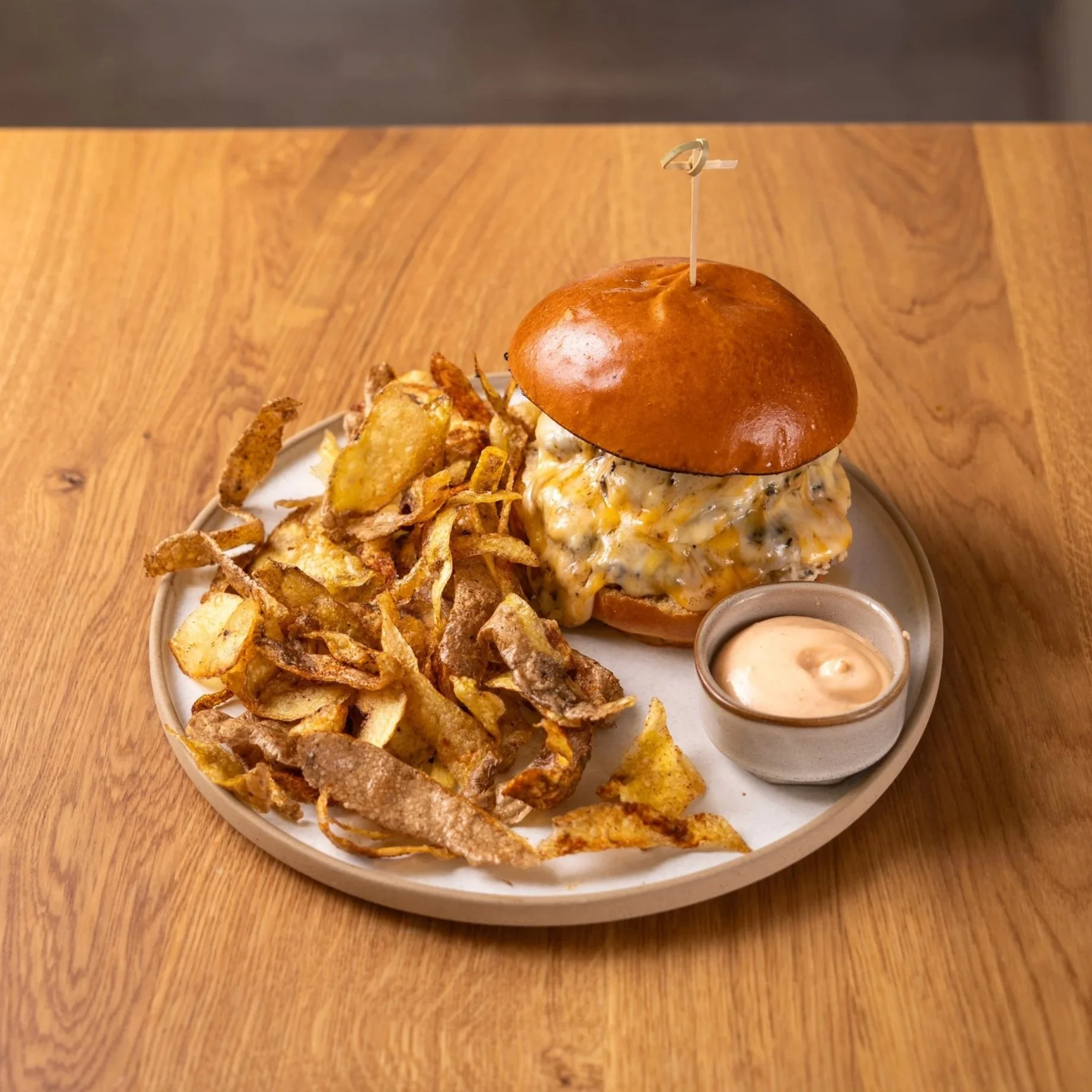 Snob Burger + Chips & Calypso Sauce 89