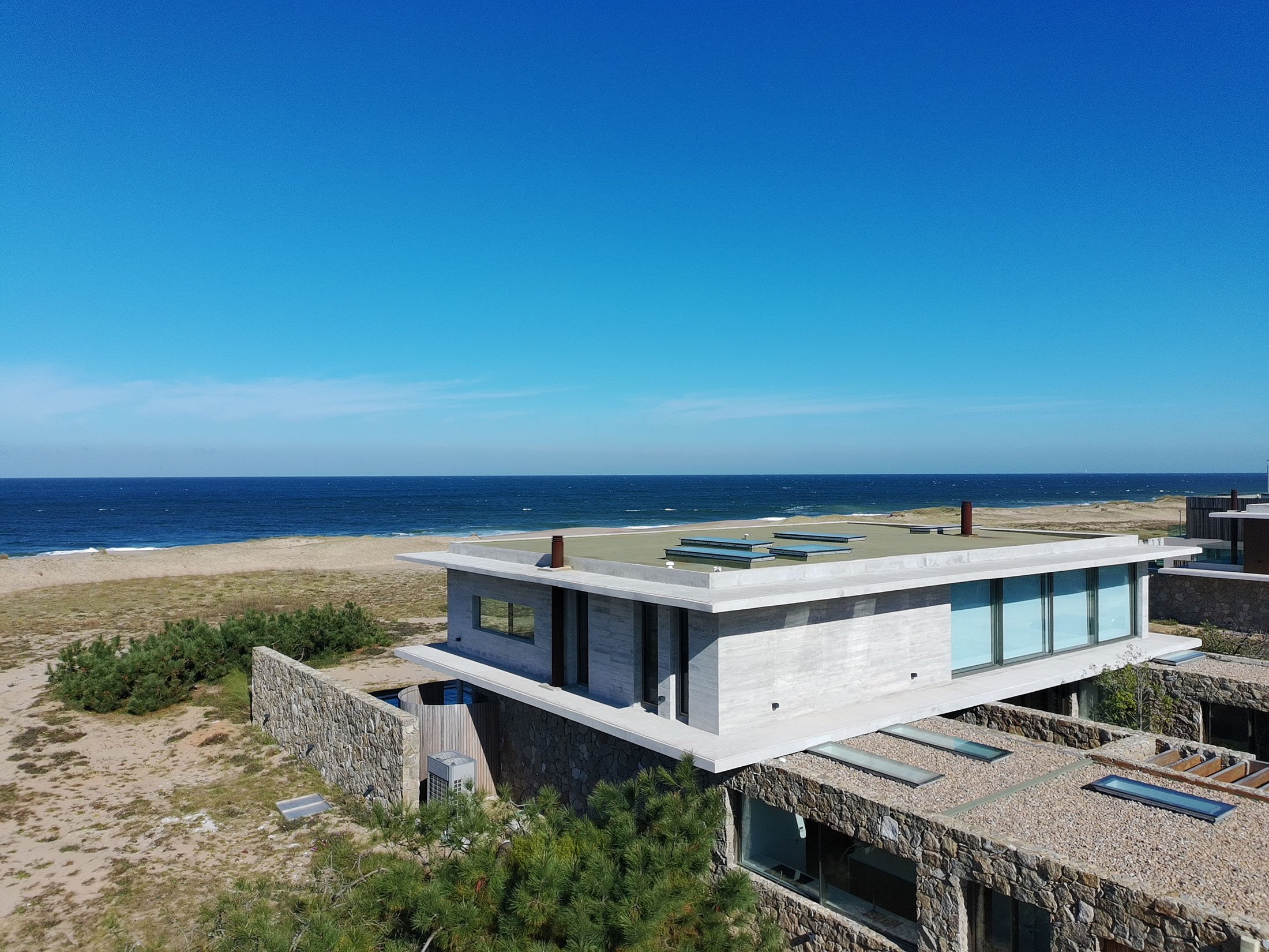 San Vincente | Polished Oceanfront Residence| $4.8M