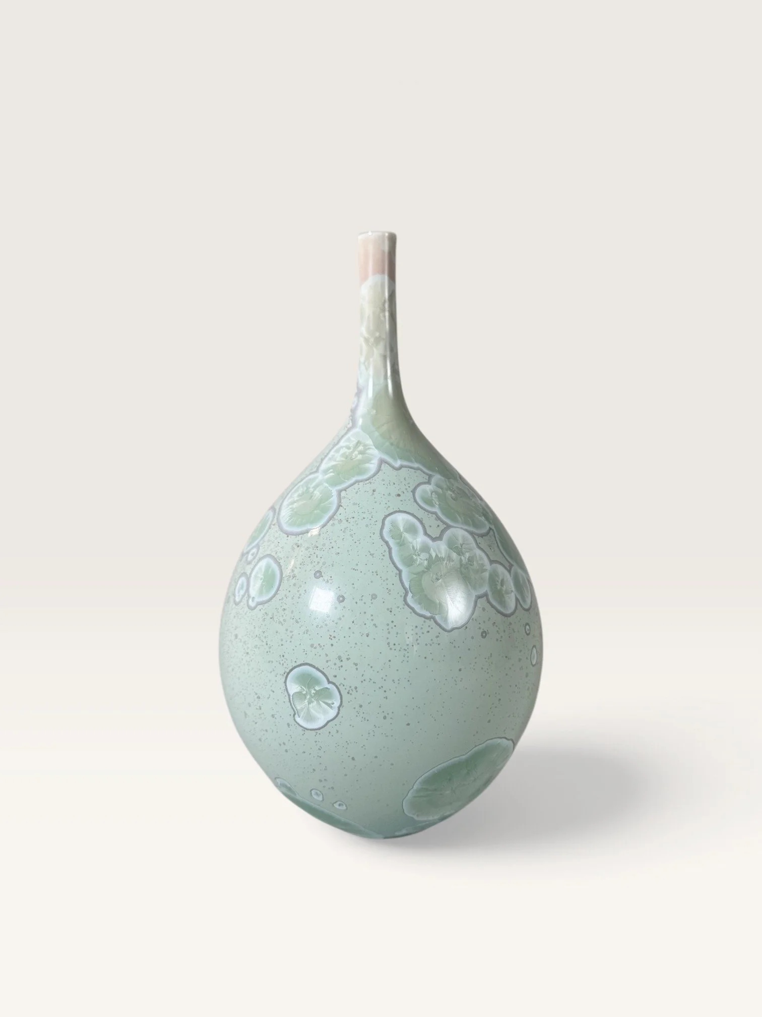 07_Seafoam_Blush_Bottle_I_03.jpg