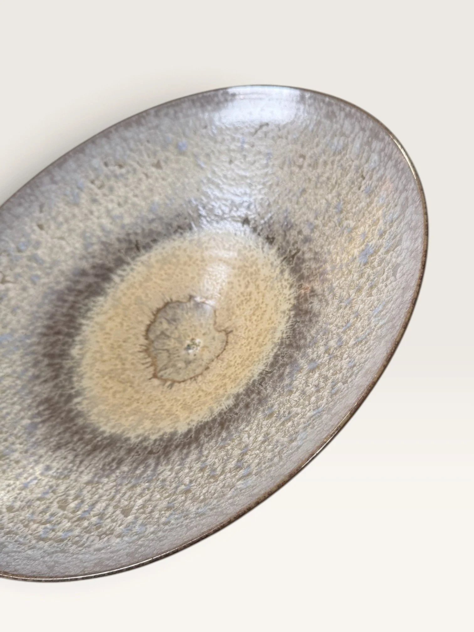 32_Silver_Taupe_Bowl_03.jpg