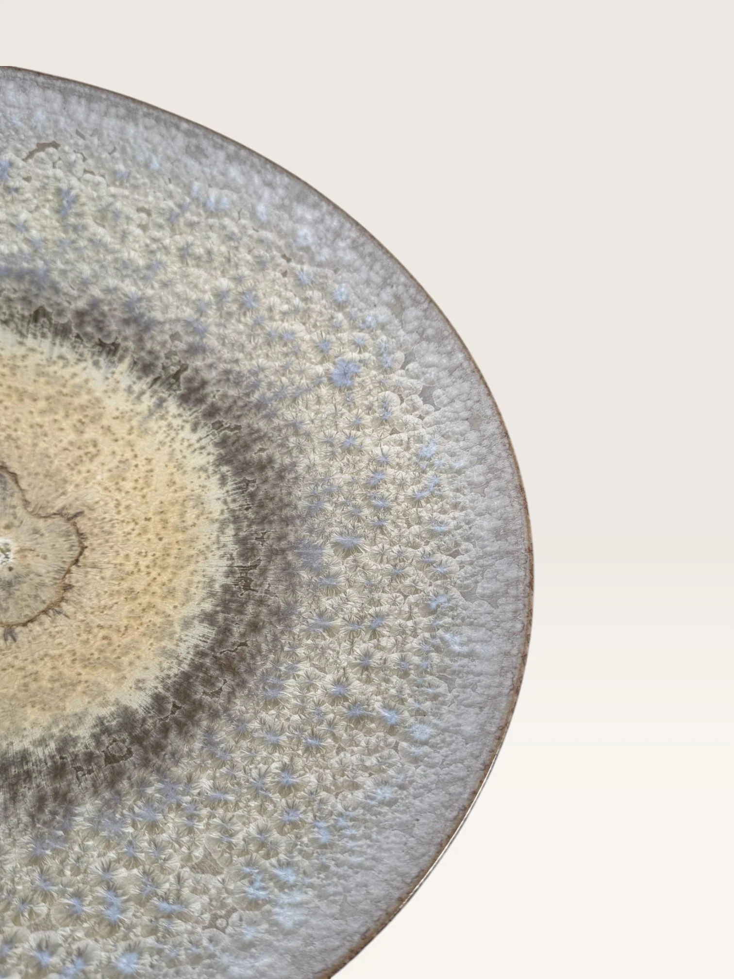 32_Silver_Taupe_Bowl_04.jpg