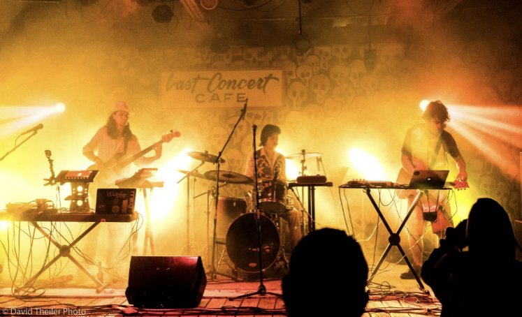 Last Concert Café